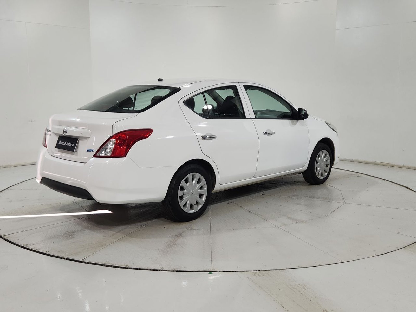 Nissan VERSA SENSE 1.6 2017 - Imagen 11 de 20