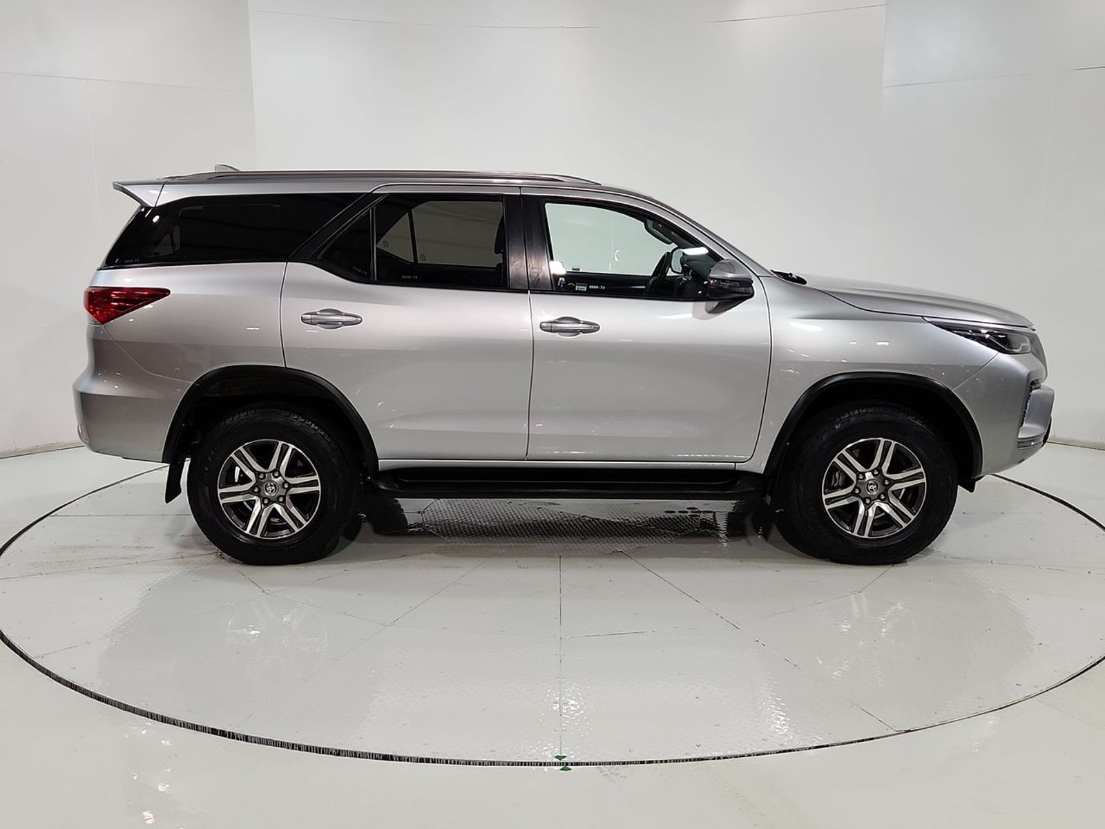 Toyota FORTUNER 2.7 2022 - Imagen 13 de 20
