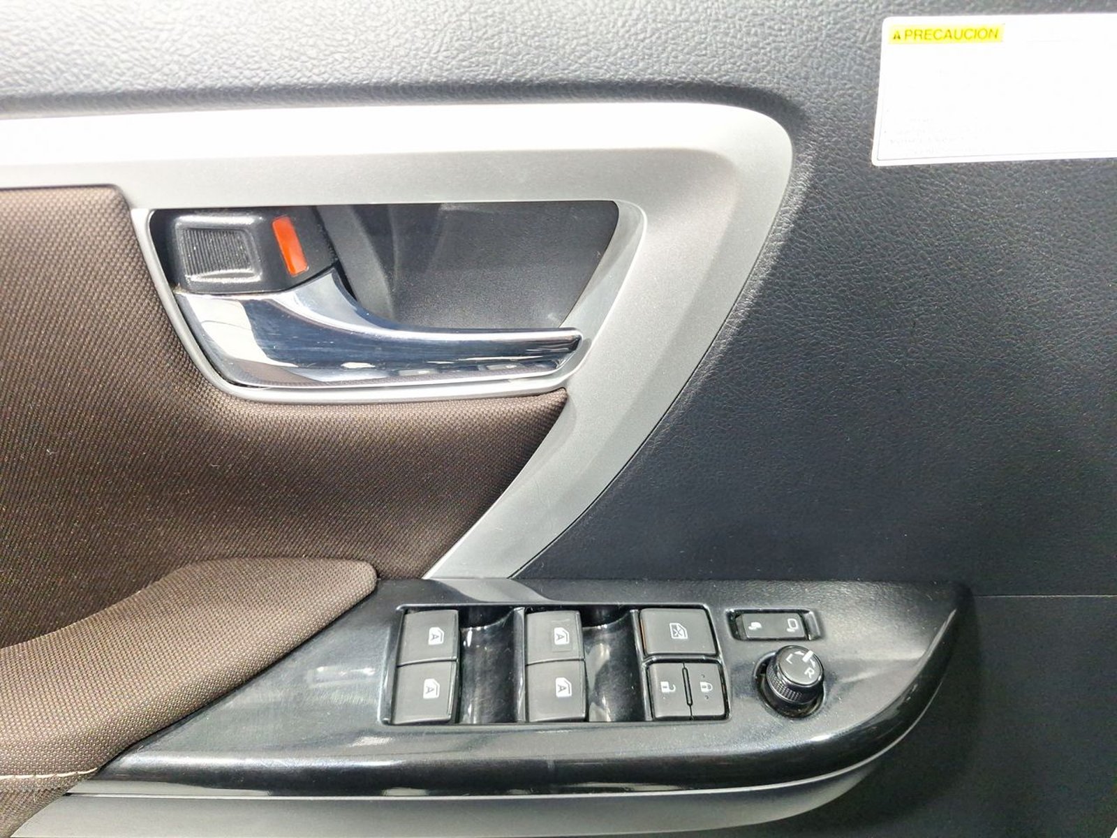 Toyota FORTUNER SRV 4X4 2.7 AUT 2019 - Imagen 16 de 20