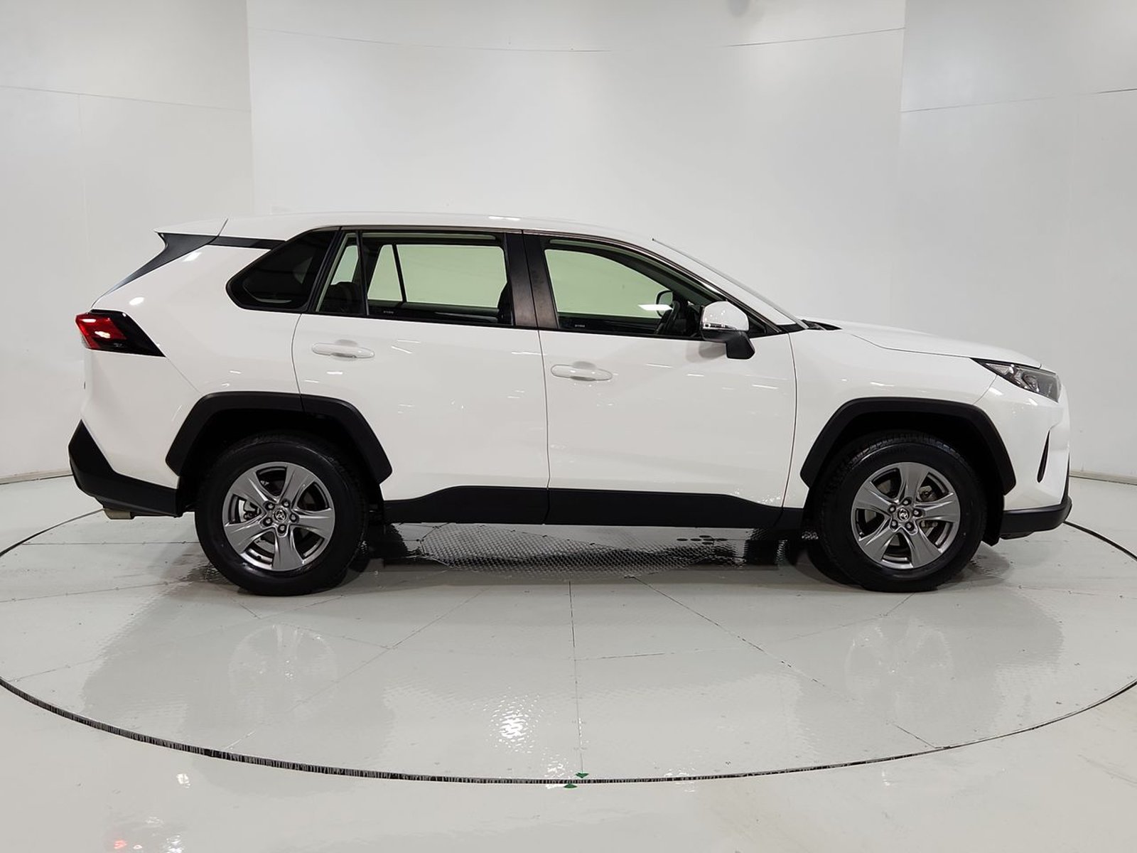 Toyota RAV4 4X2 2.0 AUT 2023 - Imagen 13 de 20