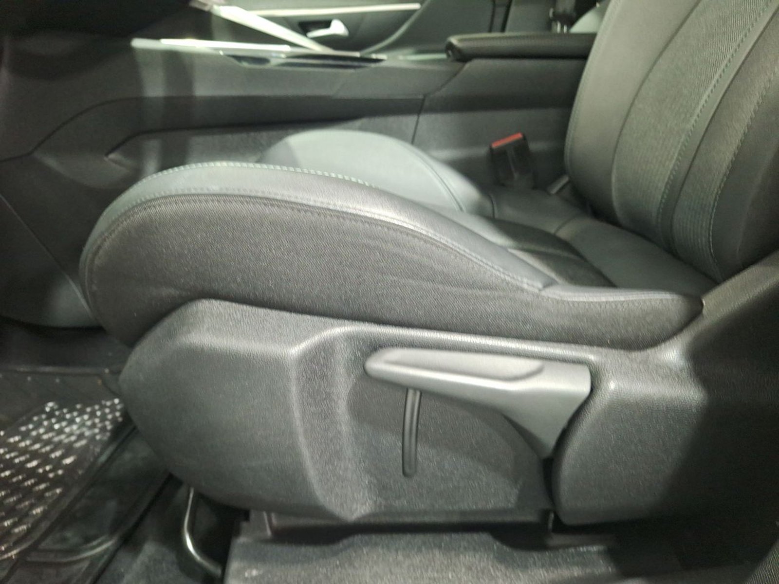 Peugeot 3008 THP 165HP 1.6 AUT 2023 - Imagen 17 de 20