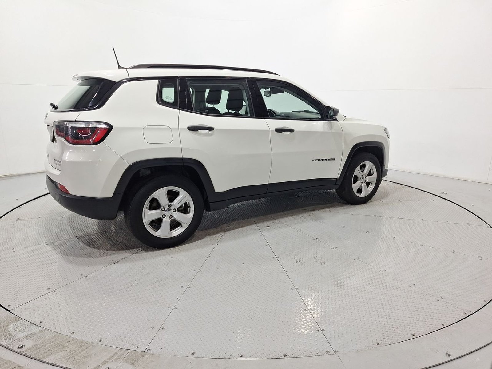 Jeep COMPASS SPORT 2.4 2019 - Imagen 9 de 20