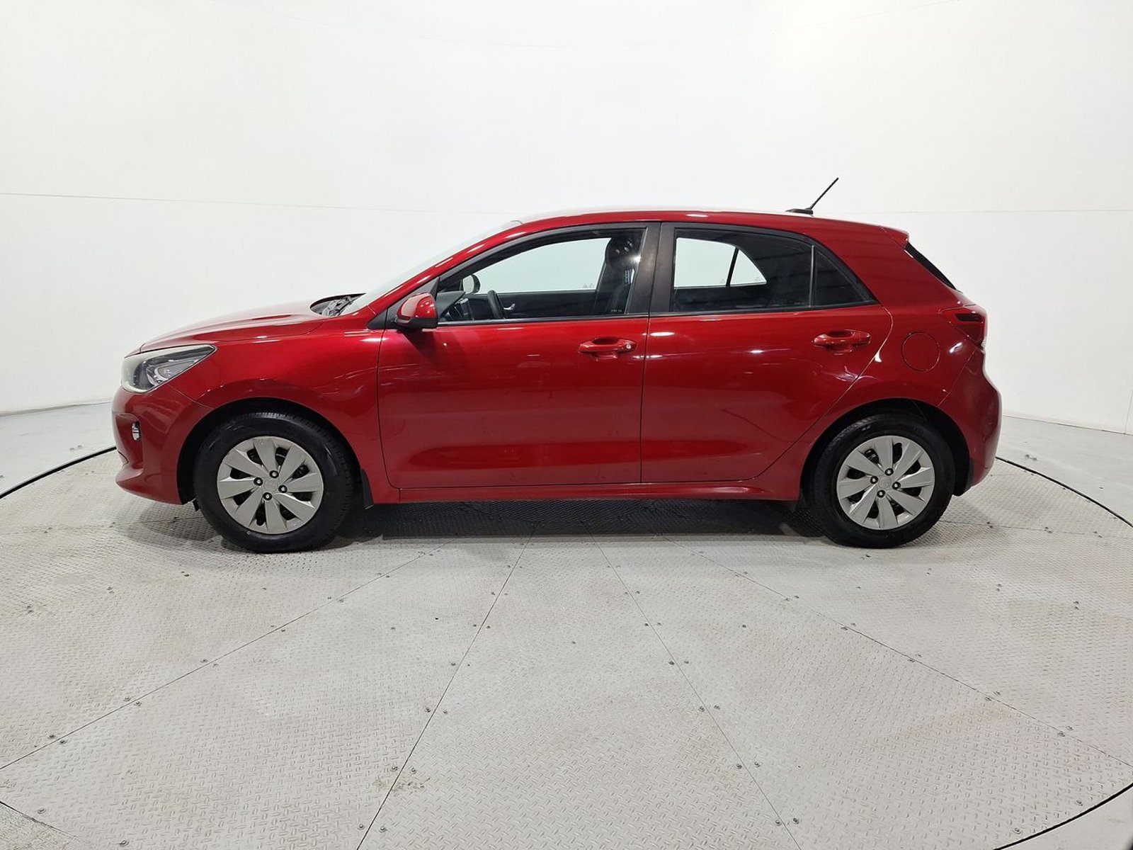 Kia RIO 5 HATCH BACK 1.4 2021 - Imagen 4 de 20
