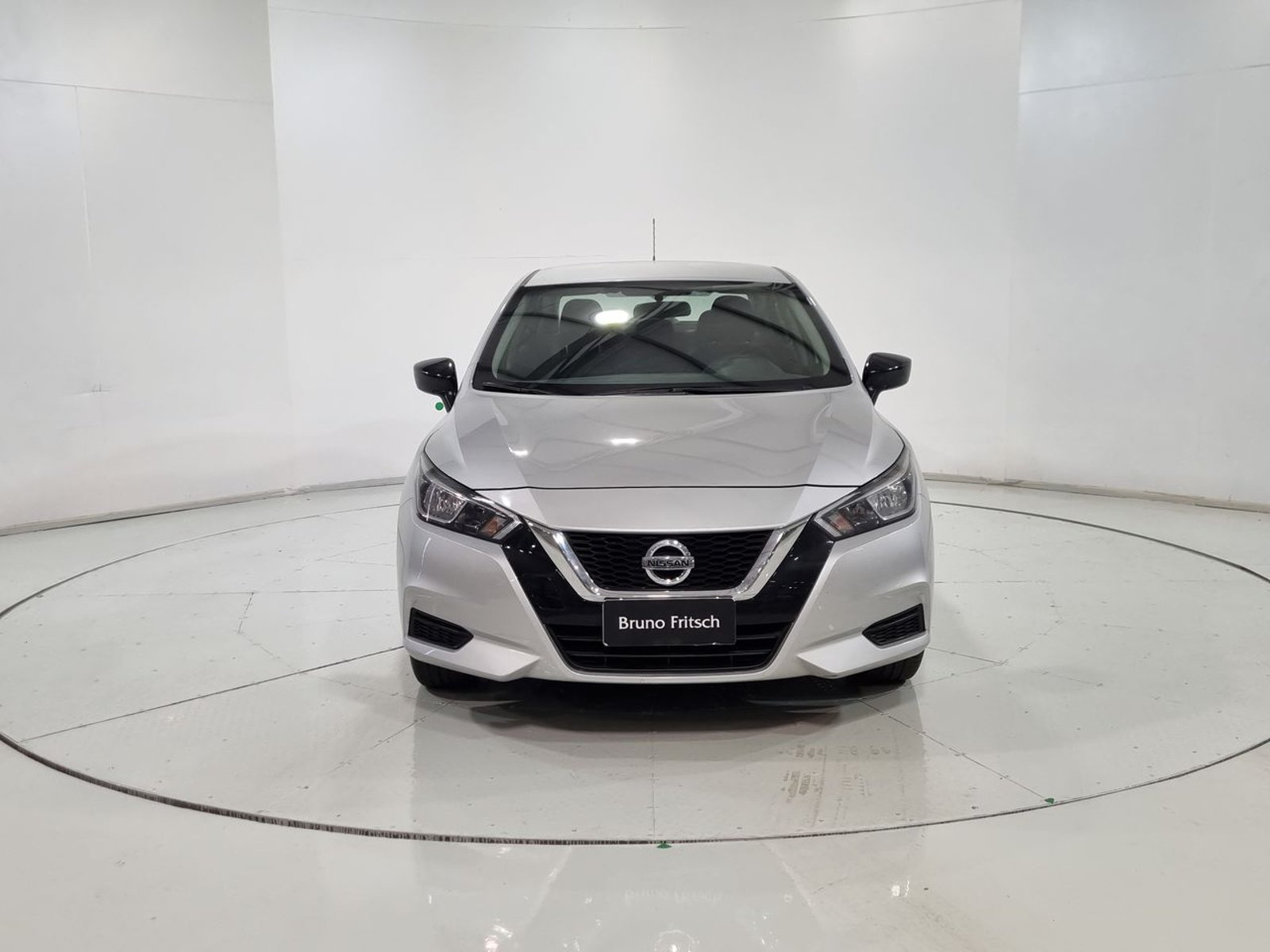Nissan VERSA MT 1.6 2023 - Imagen 17 de 20
