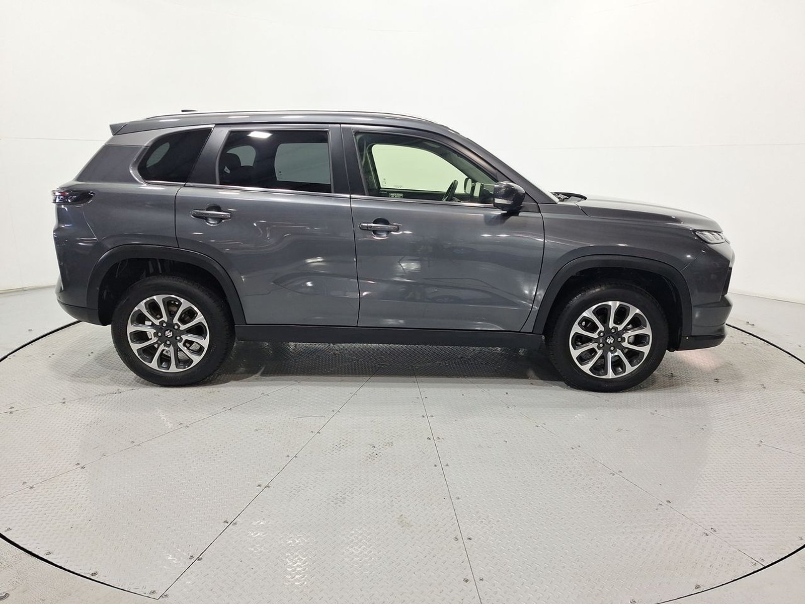 Suzuki GRAND VITARA 2WD 1.5 AT 2025 - Imagen 10 de 20
