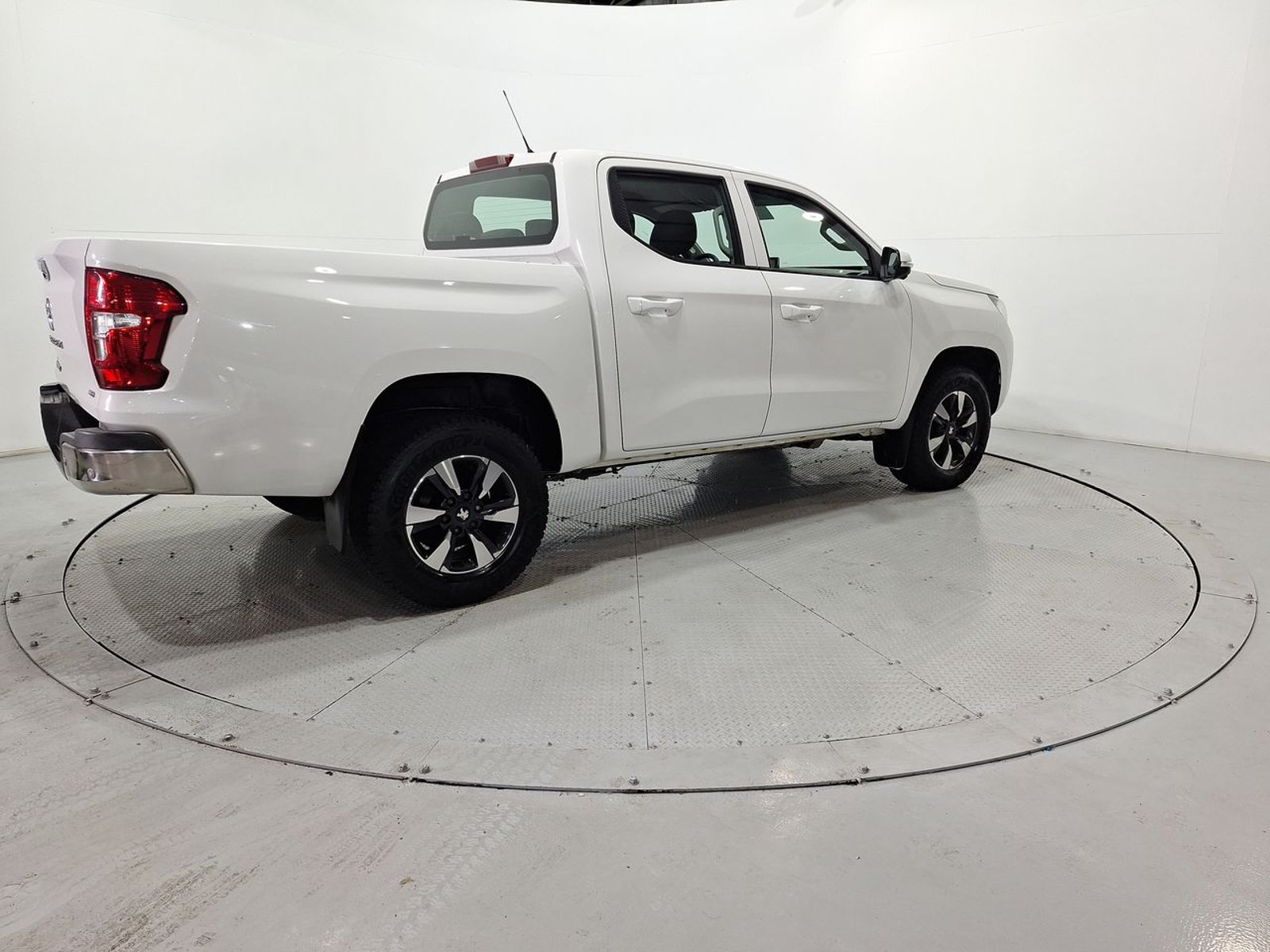 Peugeot LANDTREK BLUEHDI 4X4 2.2 AUT 2023 - Imagen 9 de 20