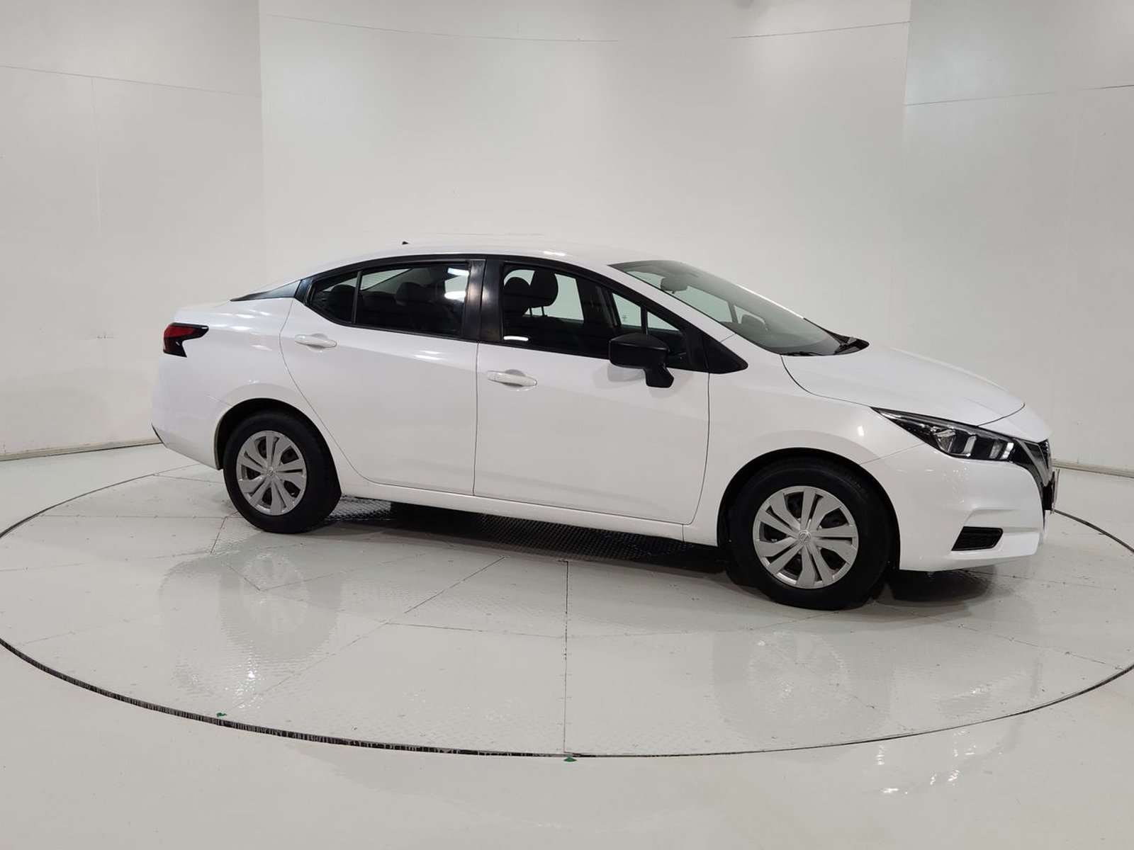 Nissan VERSA MT 1.6 2022 - Imagen 14 de 20