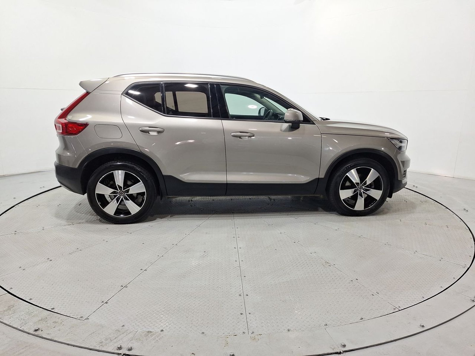 Volvo XC40 T4 FWD 2.0 AUT 2022 - Imagen 8 de 18