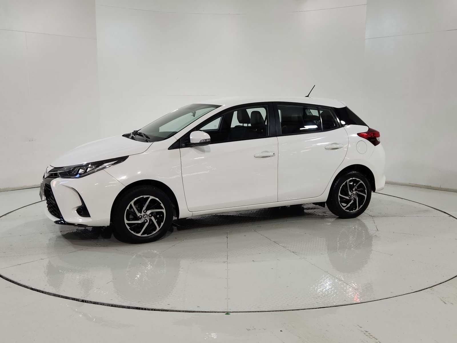 Toyota YARIS HB OTTO 1.5 2021 - Imagen 4 de 20