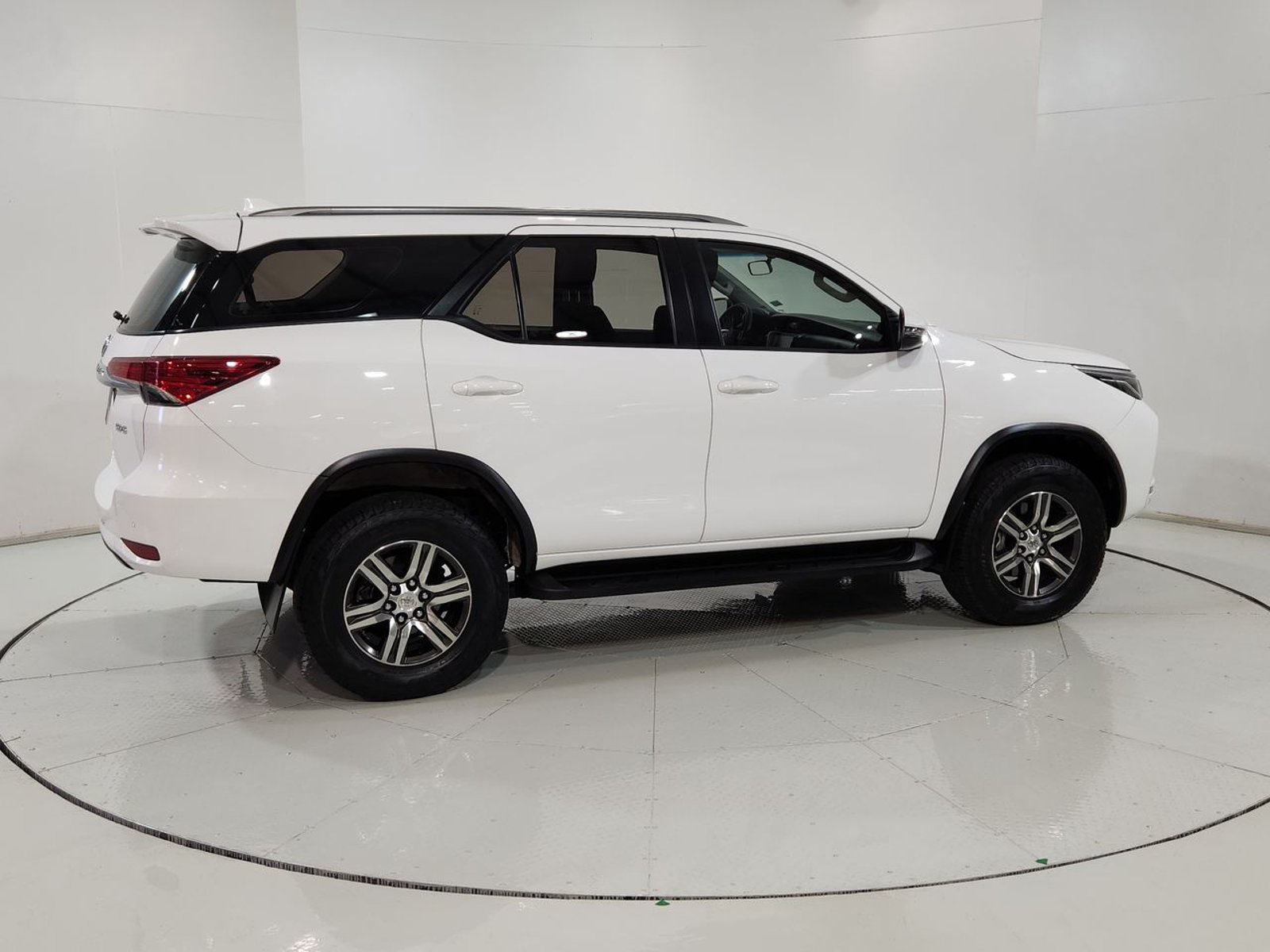Toyota FORTUNER 2.7 2022 - Imagen 12 de 20