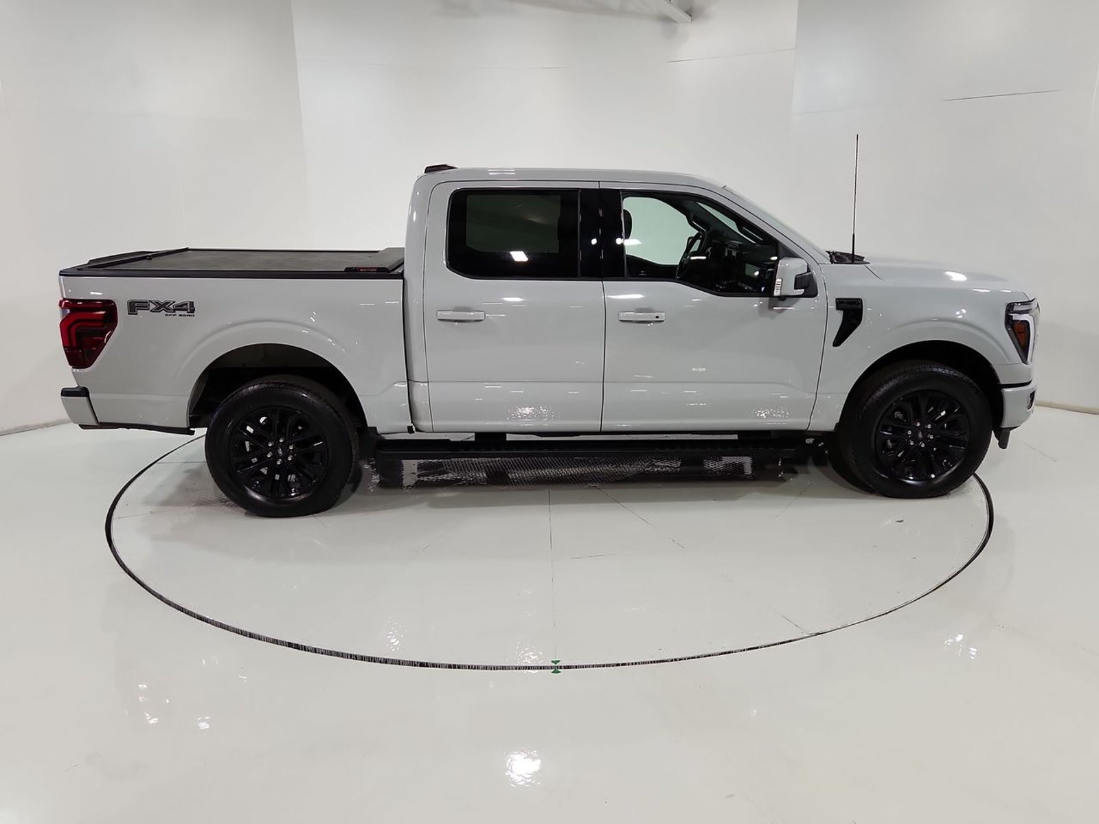 Ford F-150 F150 LARIAT SPORT 4X4 5.0L AUT 2025 - Imagen 13 de 20