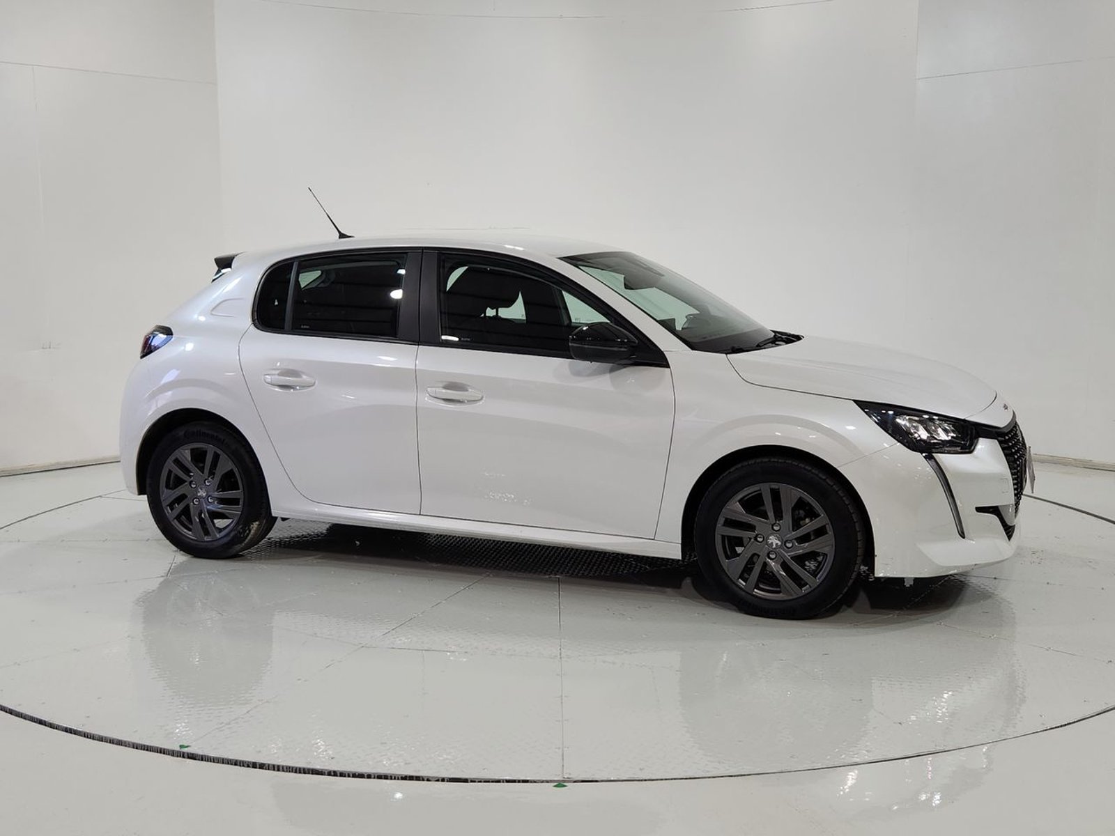 Peugeot 208 PURETECH 75 1.2 2023 - Imagen 14 de 20