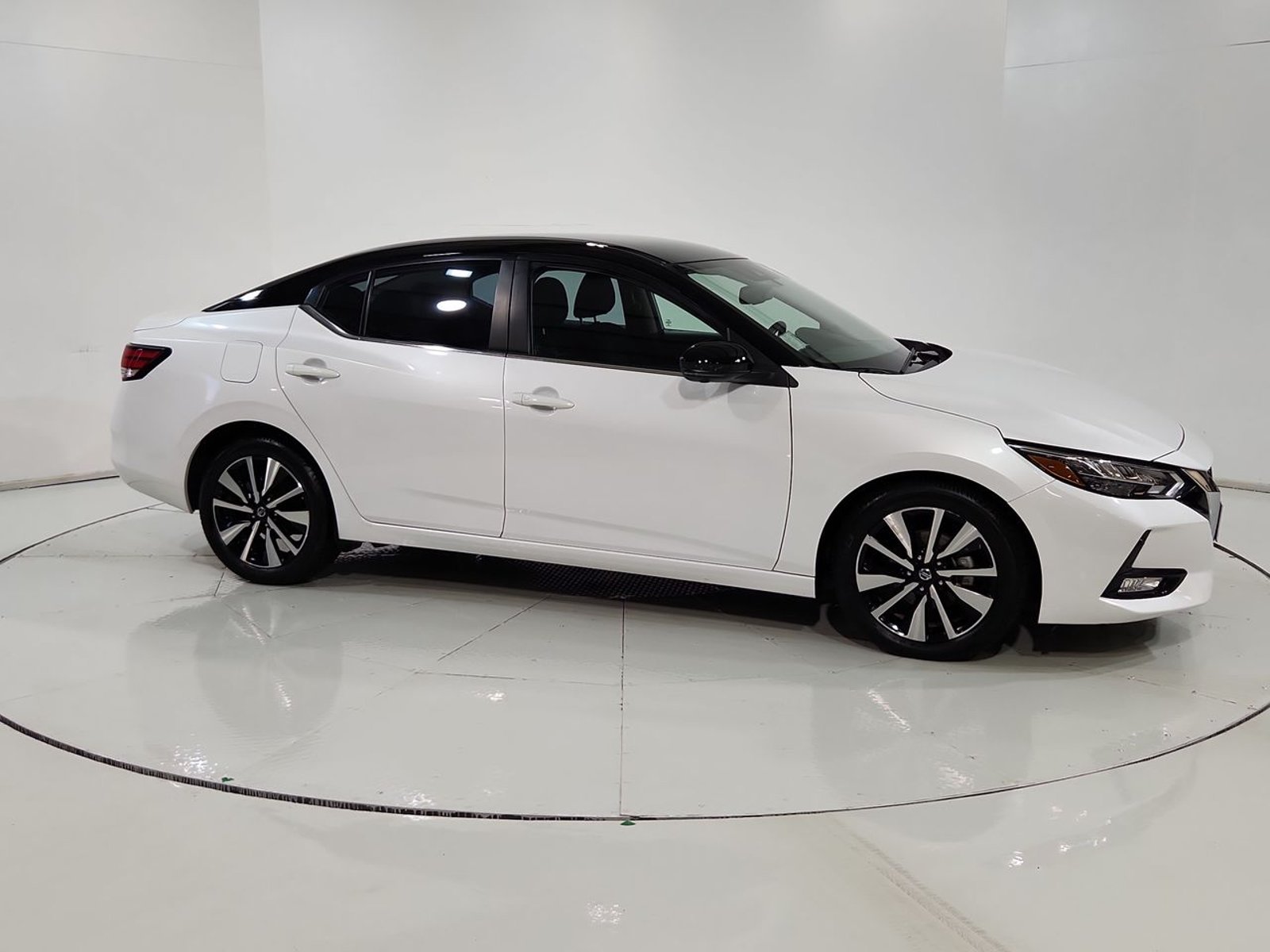 Nissan SENTRA 4X2 2.0 AUT 2024 - Imagen 14 de 20