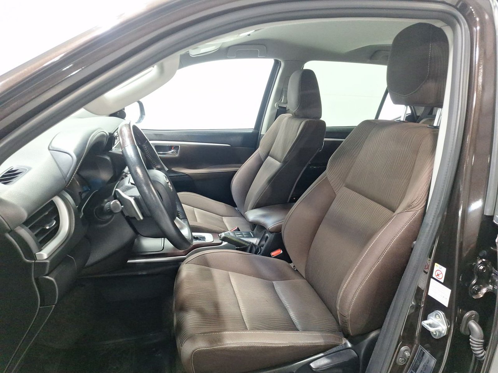 Toyota FORTUNER SRV 2.7 AUT 2019 - Imagen 18 de 20