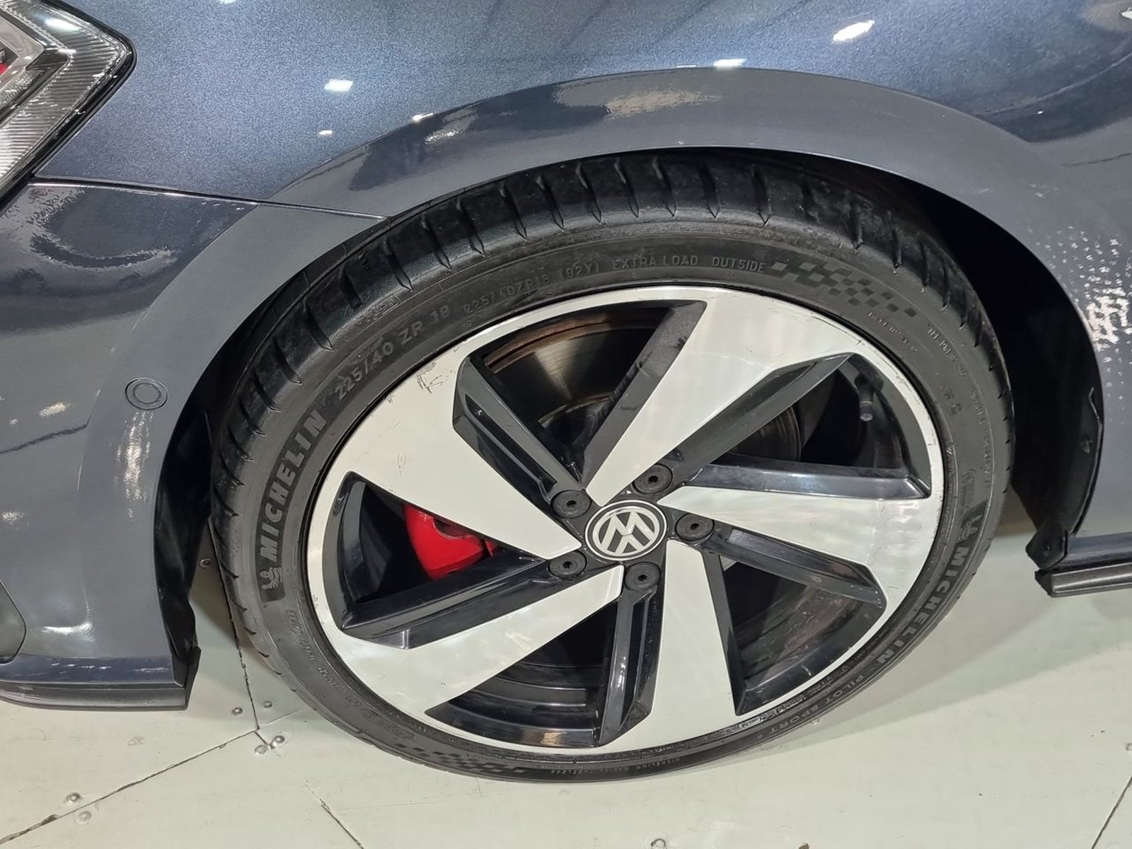 Volkswagen GOLF GTI 2.0 AUT 2018 - Imagen 18 de 20