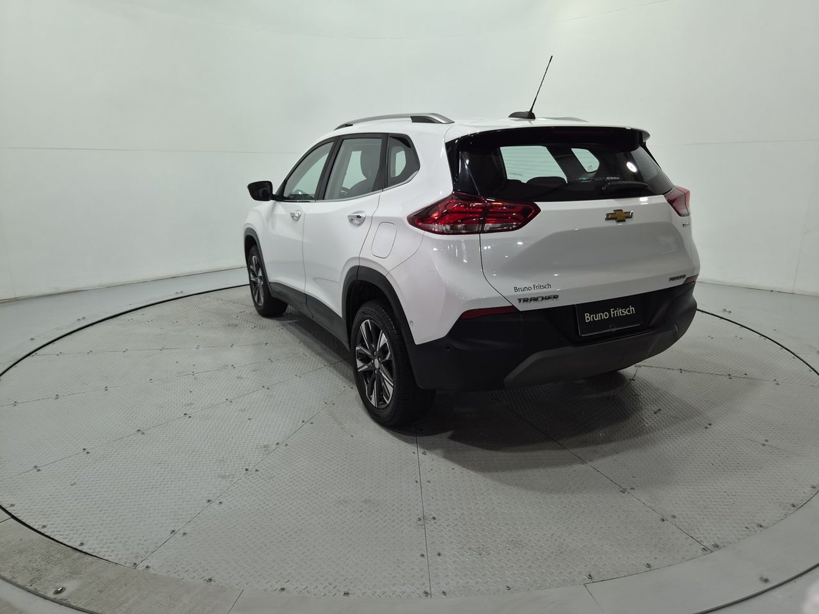 Chevrolet TRACKER 1.2T AUT 2023 - Imagen 6 de 20
