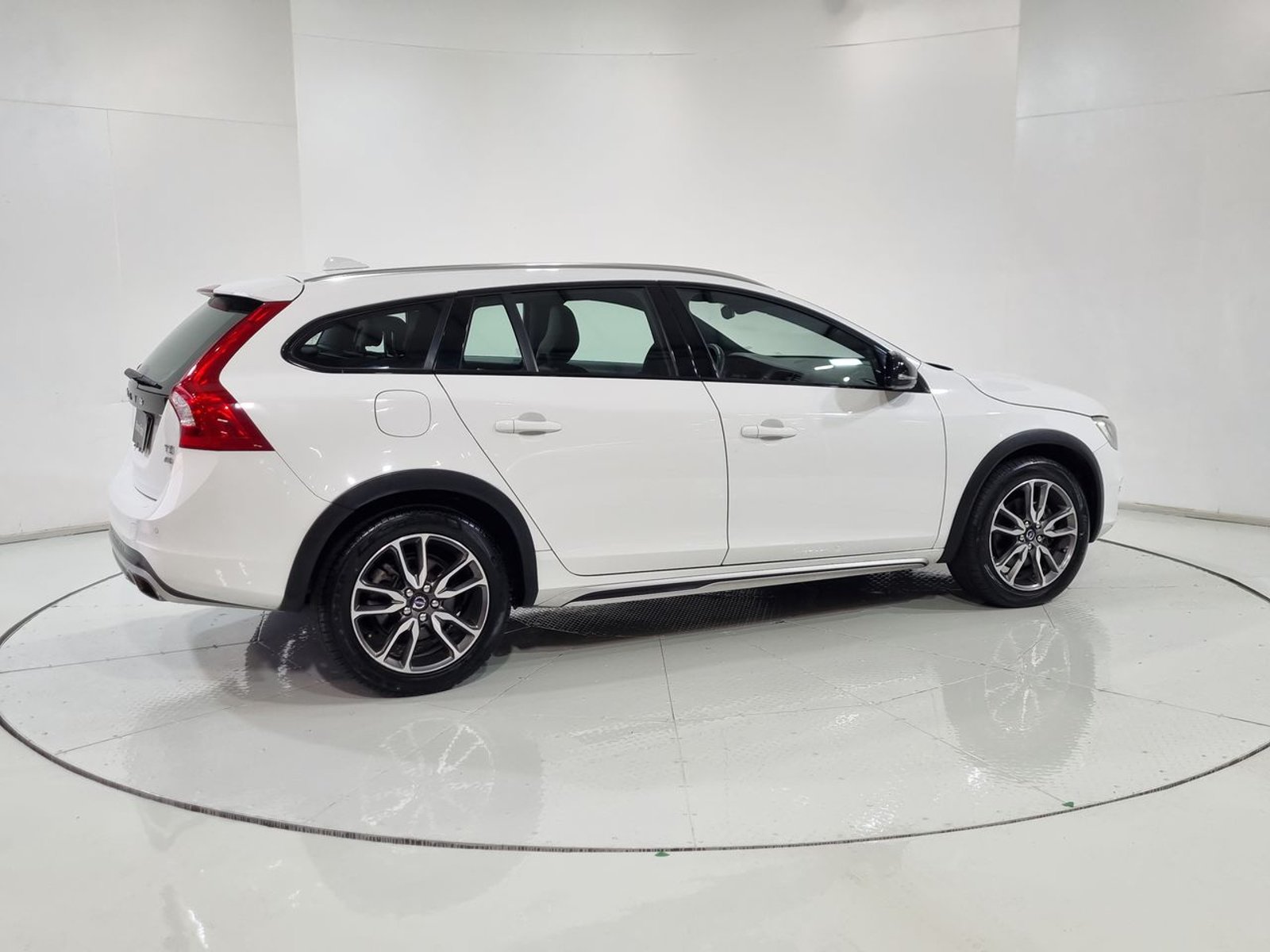 Volvo V60CC T5 AWD 2.5 2017 - Imagen 12 de 20