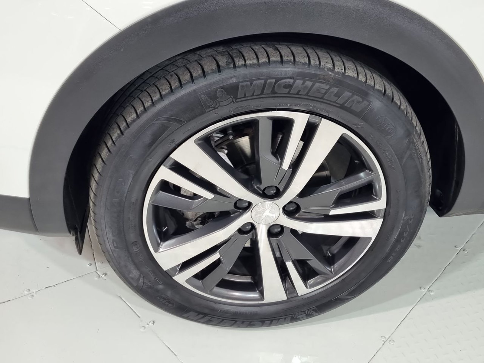 Peugeot 3008 PURETECH 1.2L 2024 - Imagen 18 de 20