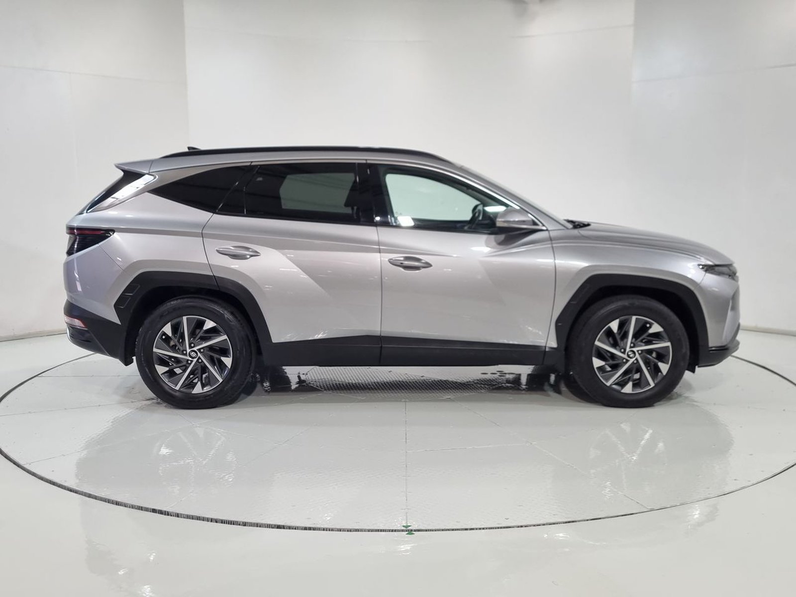 Hyundai TUCSON NX4 2.0 AUT 2023 - Imagen 13 de 20