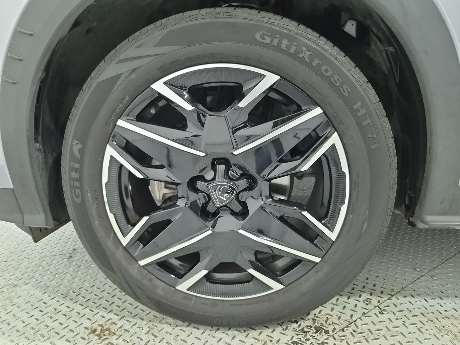 Peugeot 3008 ALLURE 1.2 AUT 2025 - Imagen 14 de 20