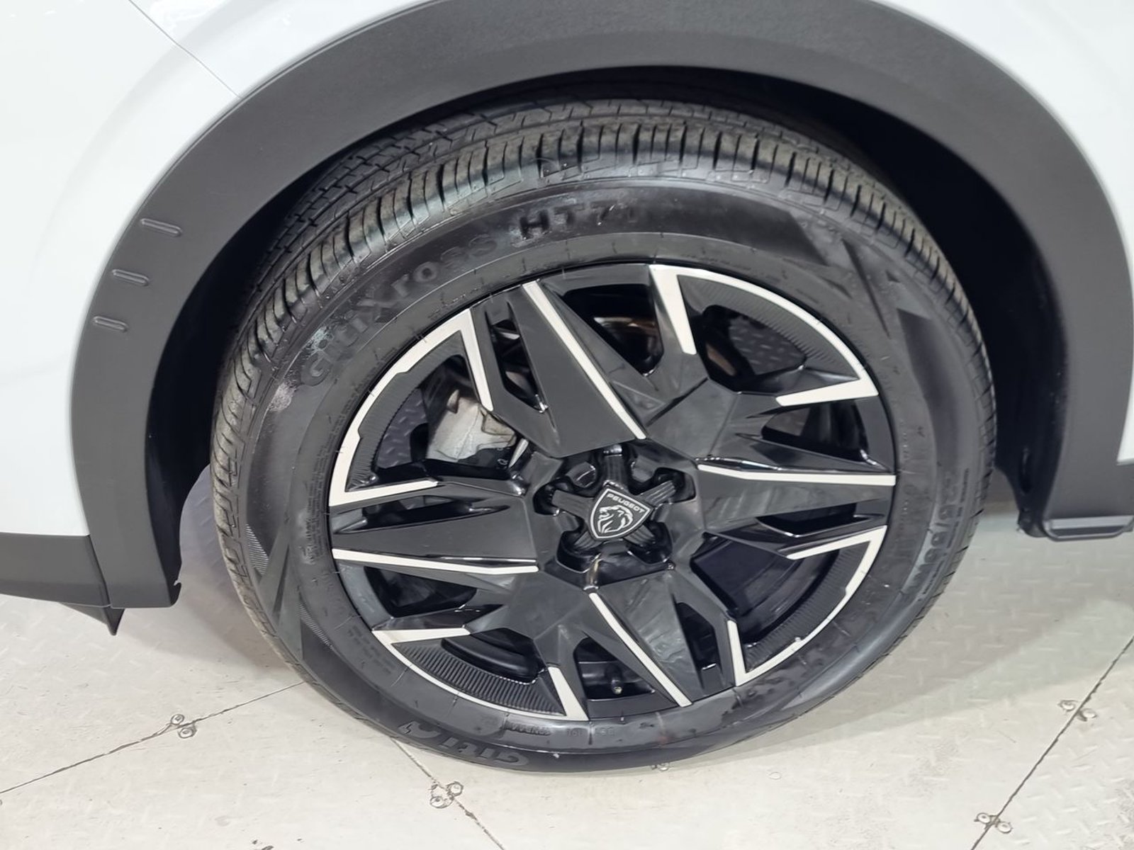 Peugeot 3008 PREMIER 1.2 AUT 2025 - Imagen 18 de 20