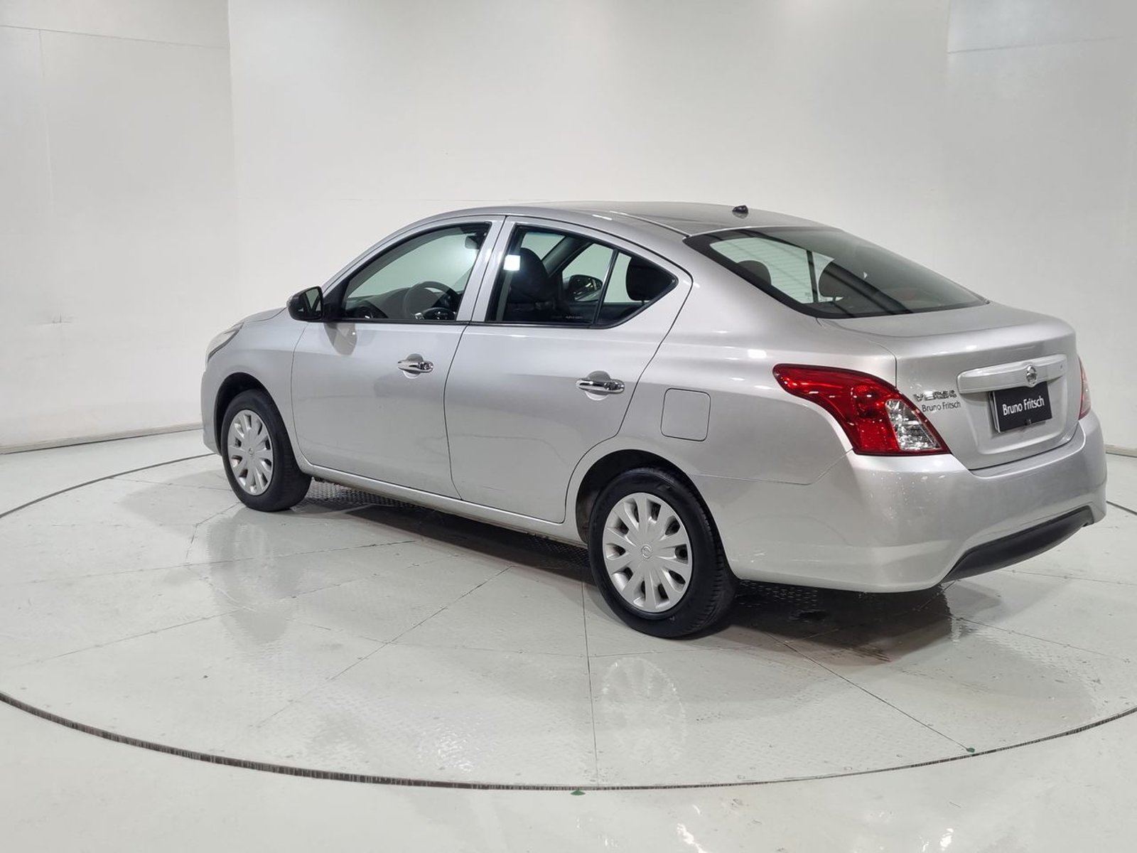 Nissan VERSA SENSE 1.6 2019 - Imagen 7 de 20