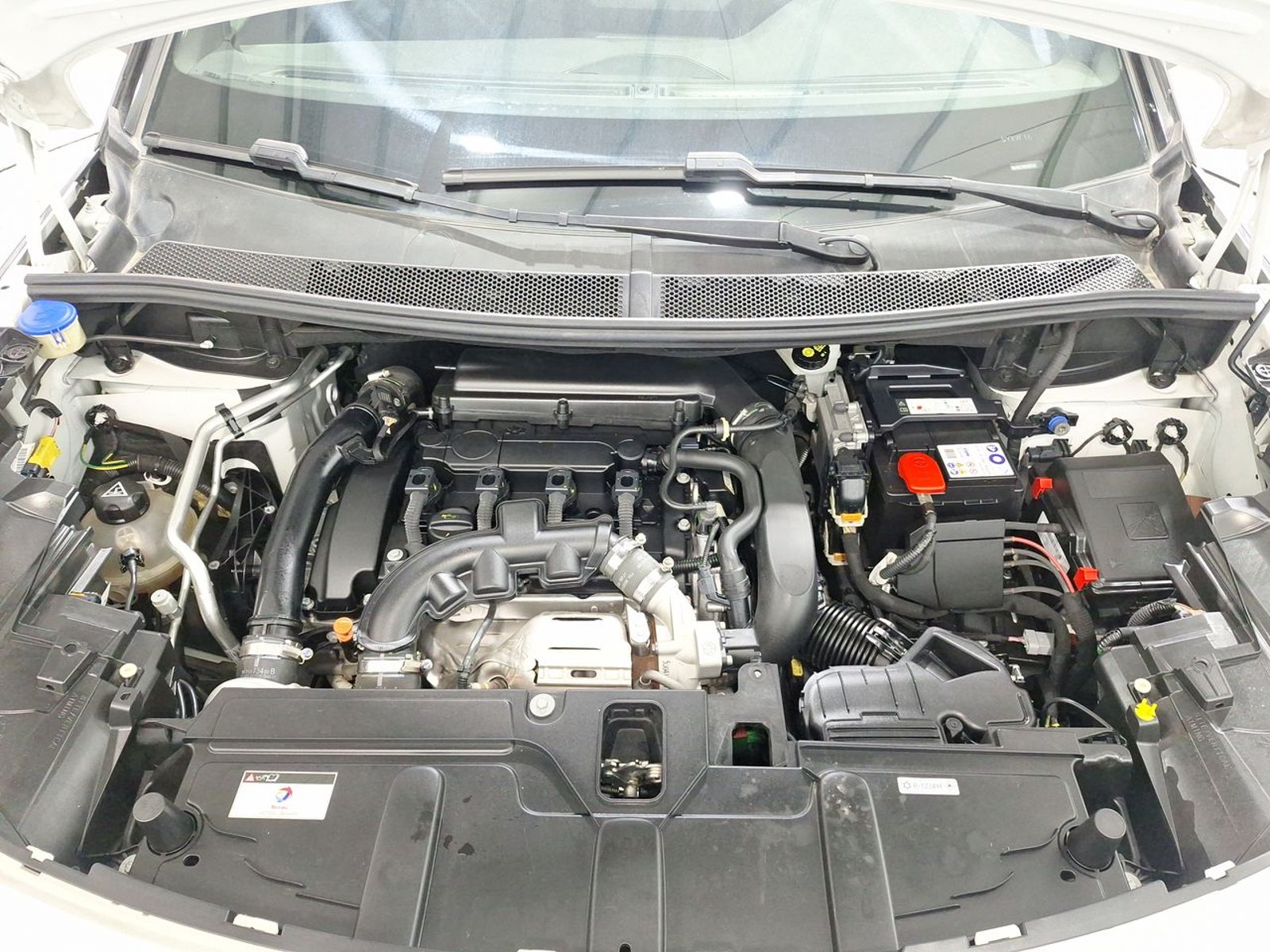 Peugeot 3008 THP 165HP 1.6 AUT 2023 - Imagen 15 de 20