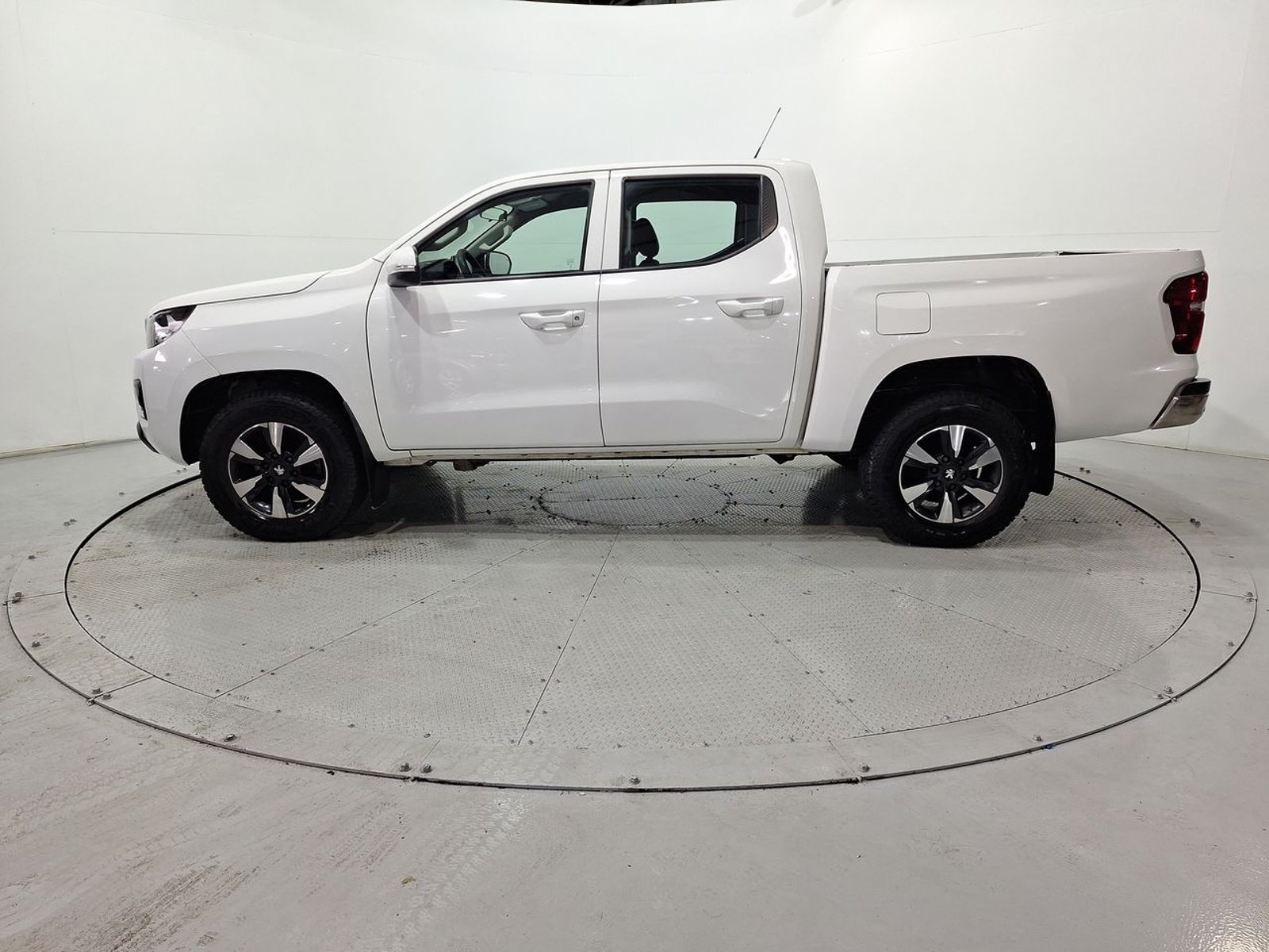 Peugeot LANDTREK BLUEHDI 4X4 2.2 AUT 2023 - Imagen 4 de 20