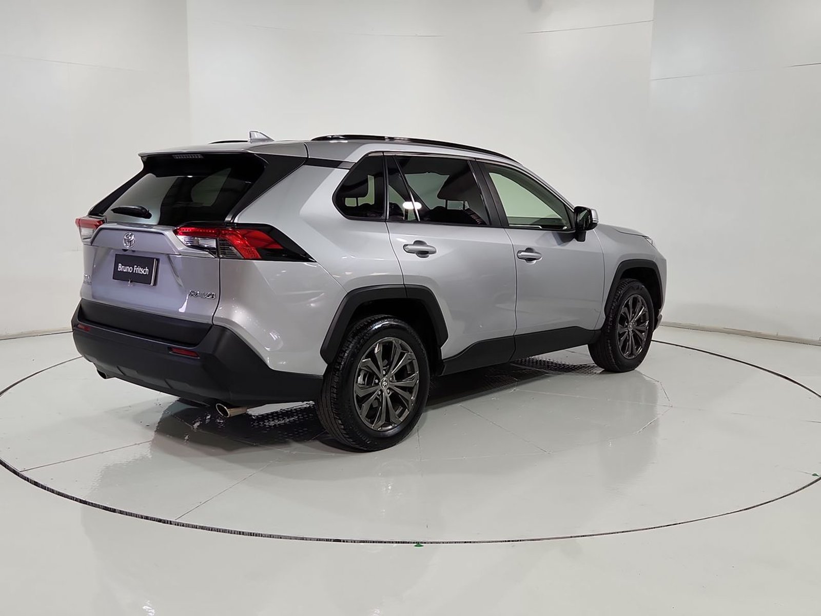 Toyota RAV4 4X2 2.0 AUT 2024 - Imagen 11 de 20