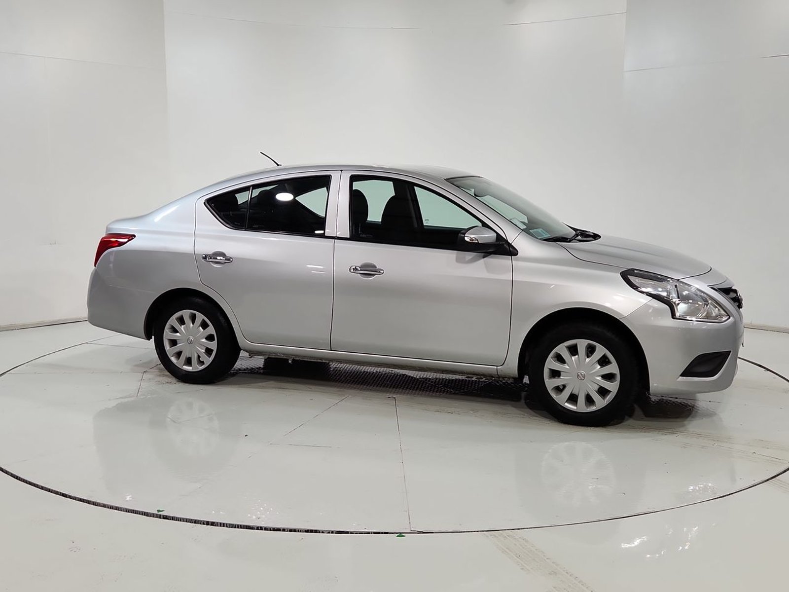 Nissan VERSA SEDAN 1.6 2020 - Imagen 14 de 20