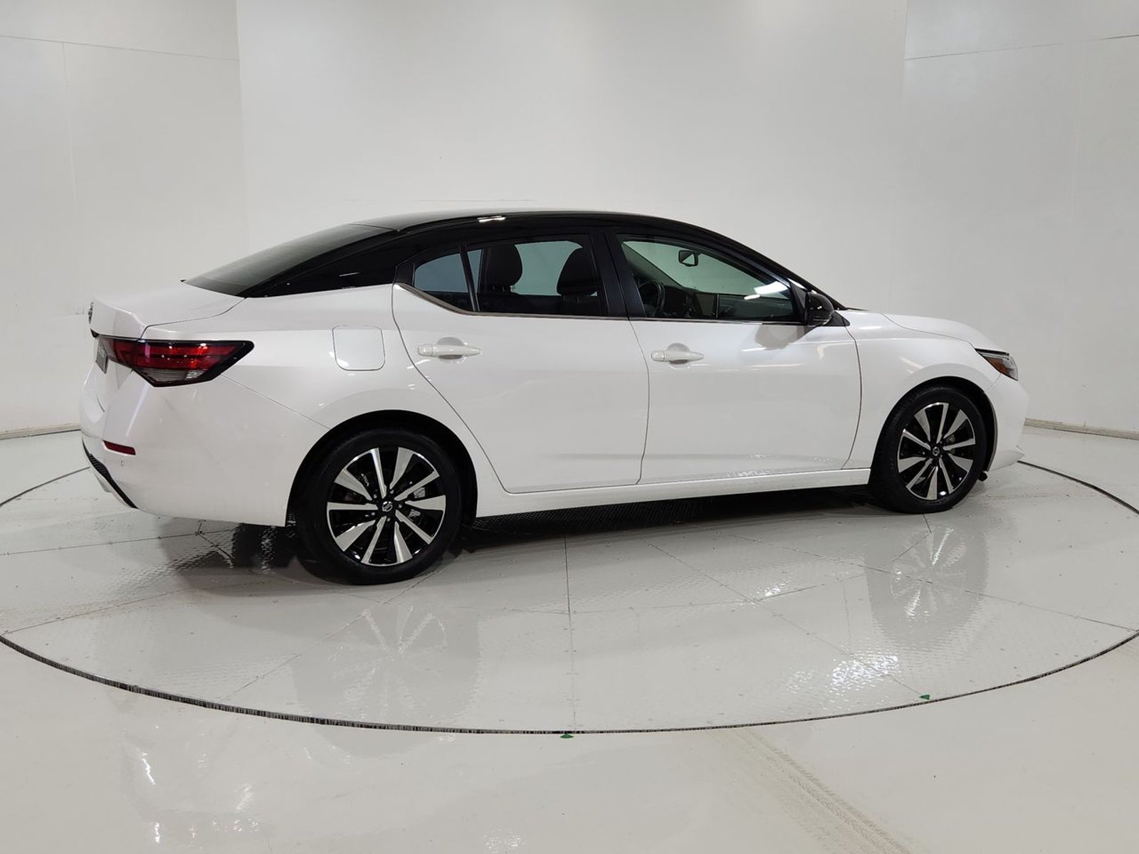Nissan SENTRA 4X2 2.0 AUT 2024 - Imagen 12 de 20