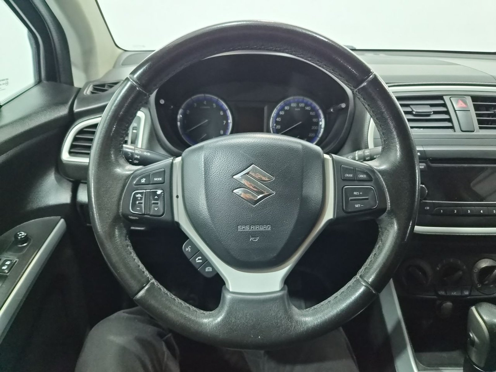 Suzuki S-CROSS S CROSS GL 1.6 AUT 2015 - Imagen 19 de 20