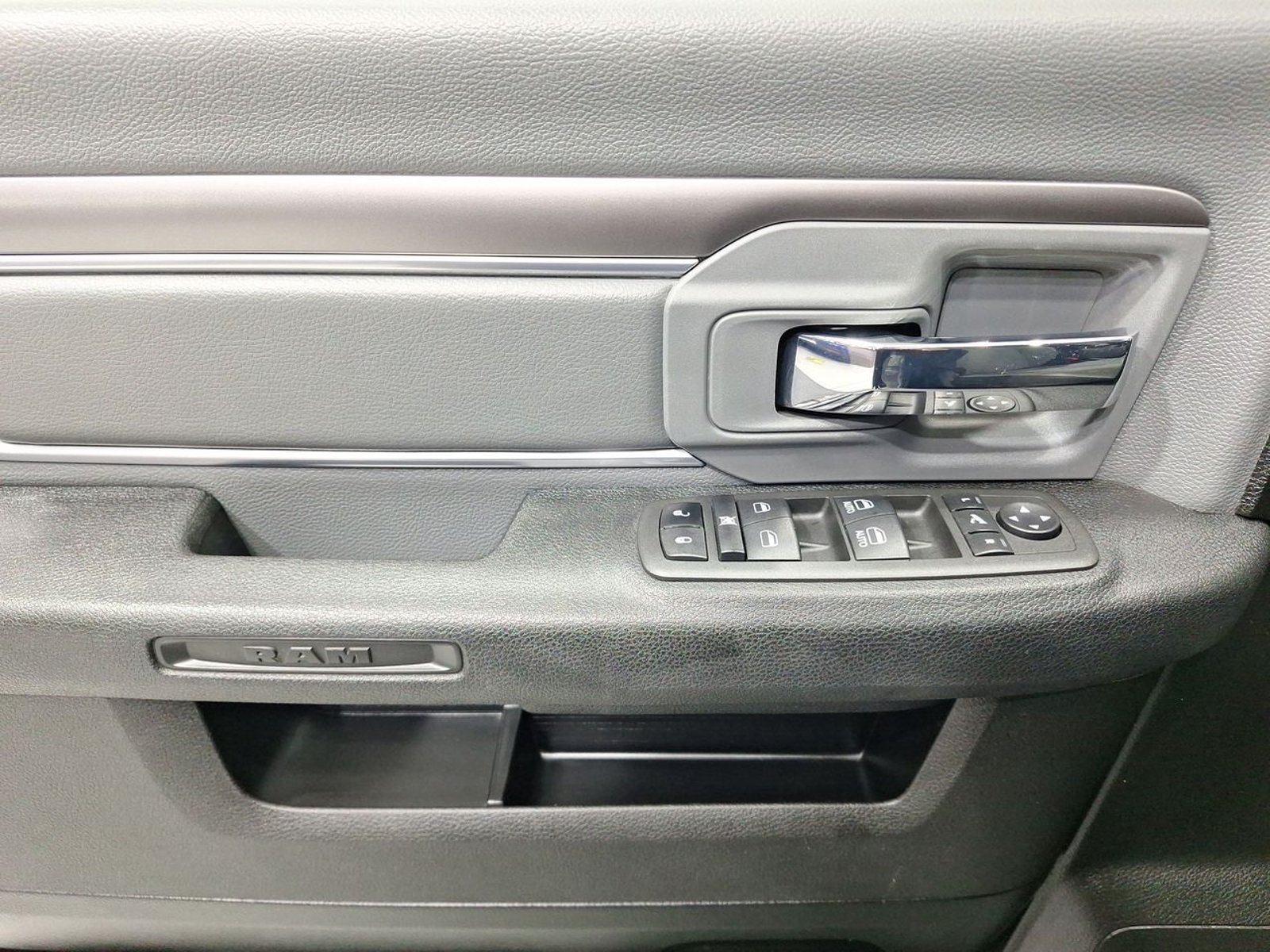 Ram 1500 CREW CAB SPORT DCAB 4X4 3.6 AT 2023 - Imagen 16 de 20