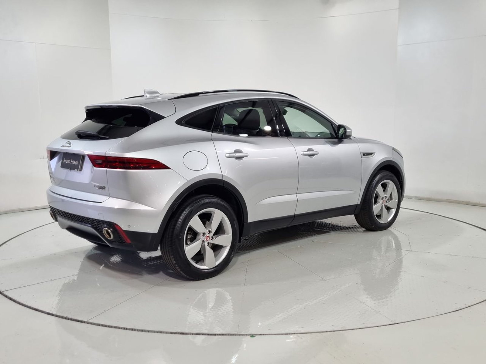 Jaguar E-PACE E PACE 4X4 2.0 AUT 2019 - Imagen 11 de 20