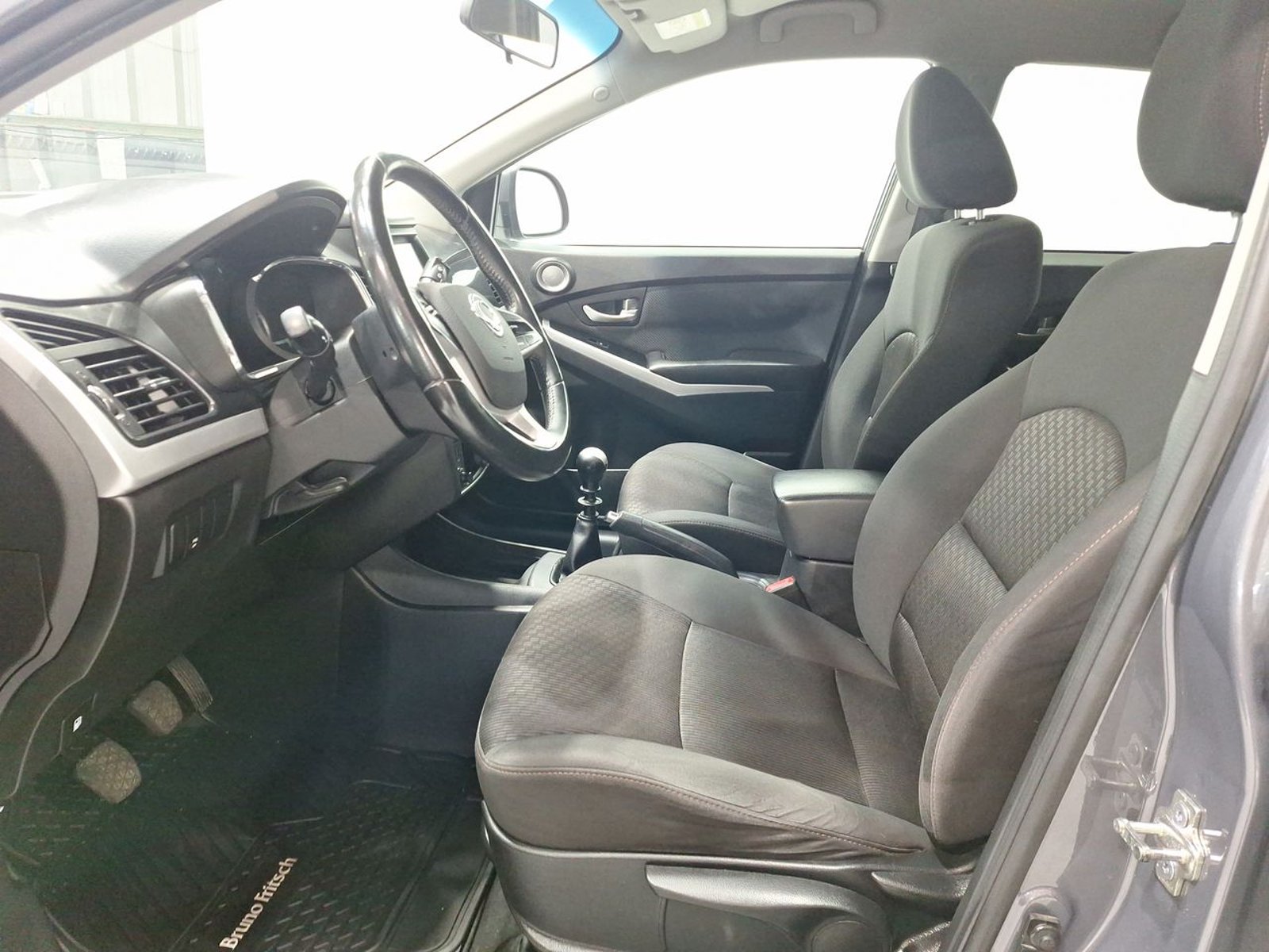 Ssangyong KORANDO 2.2 2019 - Imagen 18 de 20