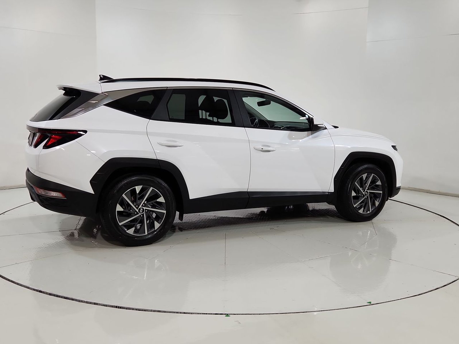 Hyundai TUCSON NX4 MPI 2.0 2024 - Imagen 12 de 20
