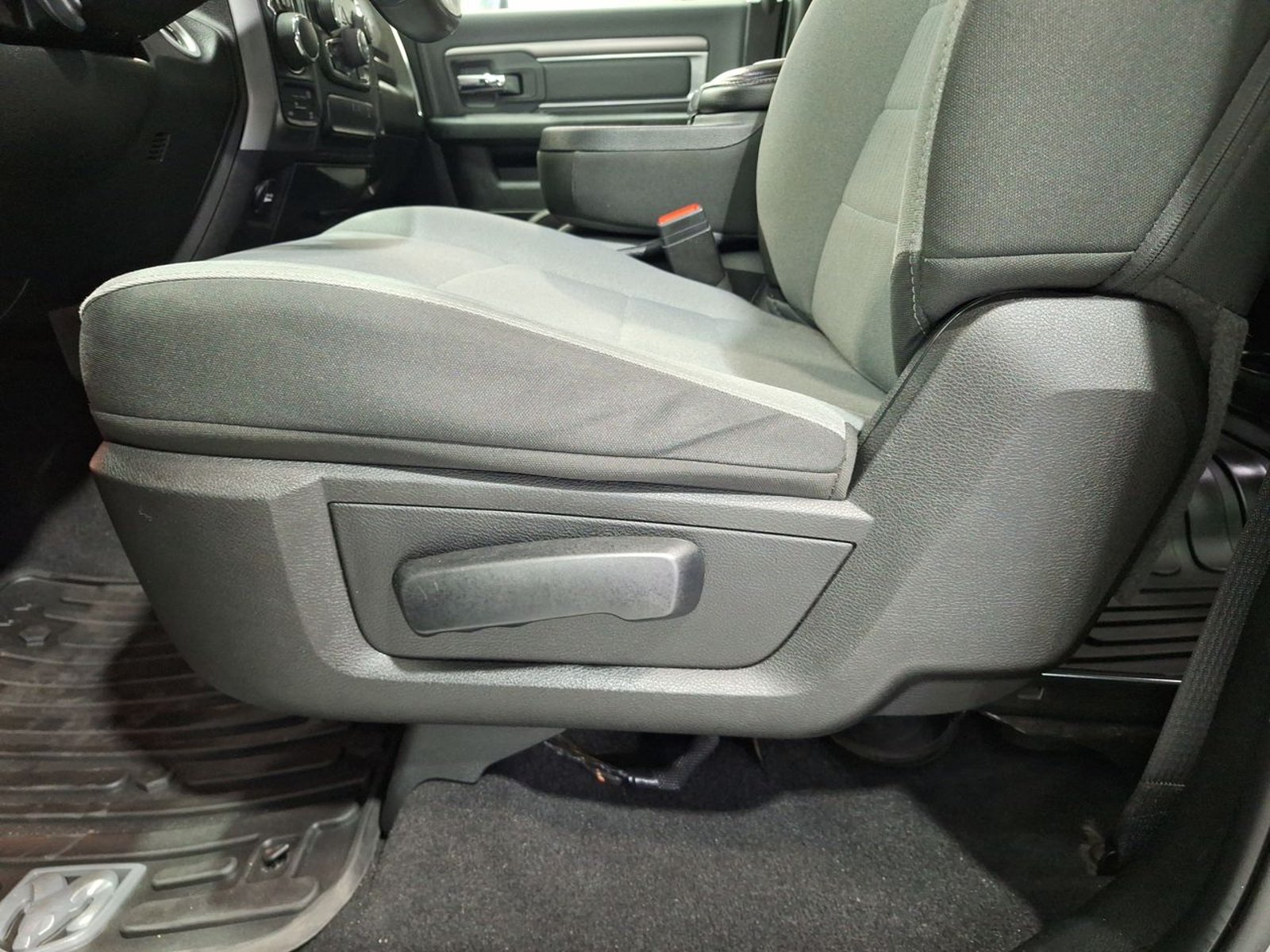 Ram 1500 CREW CAB SPORT DCAB 4X4 3.6 AT 2023 - Imagen 17 de 20