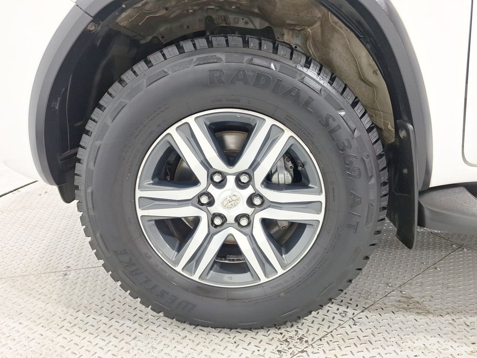 Toyota FORTUNER SRV 4X4 2.7 AUT 2019 - Imagen 14 de 20