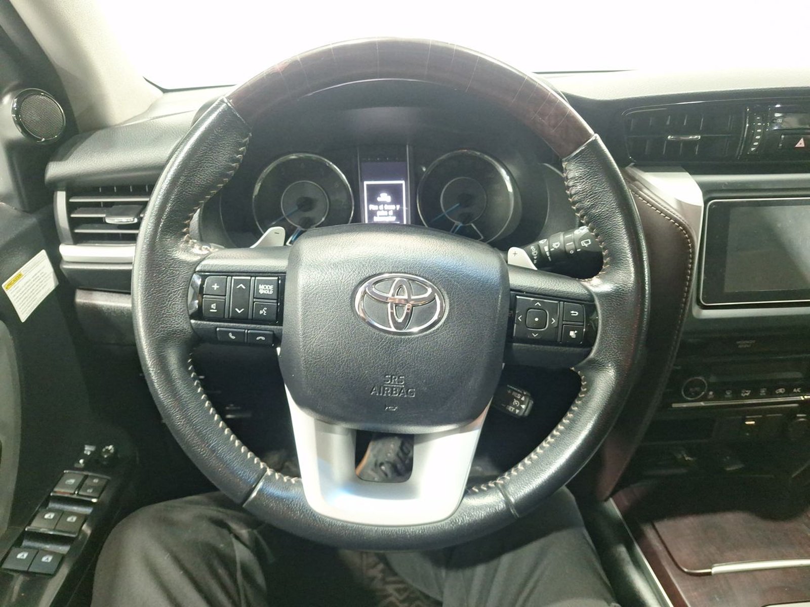 Toyota FORTUNER SRV 2.7 AUT 2019 - Imagen 19 de 20