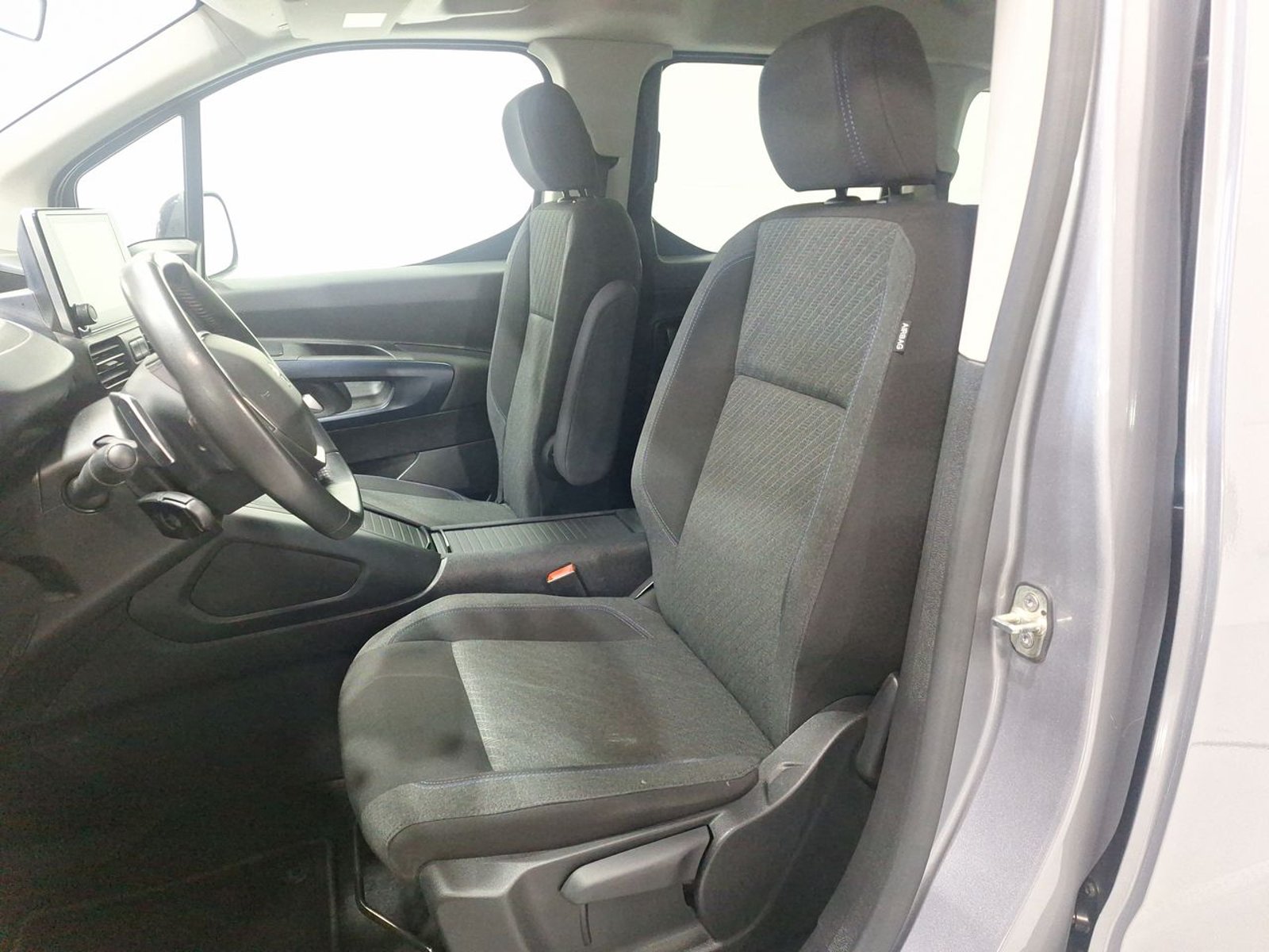 Peugeot RIFTER BLUEHDI 130 1.5 2023 - Imagen 18 de 20