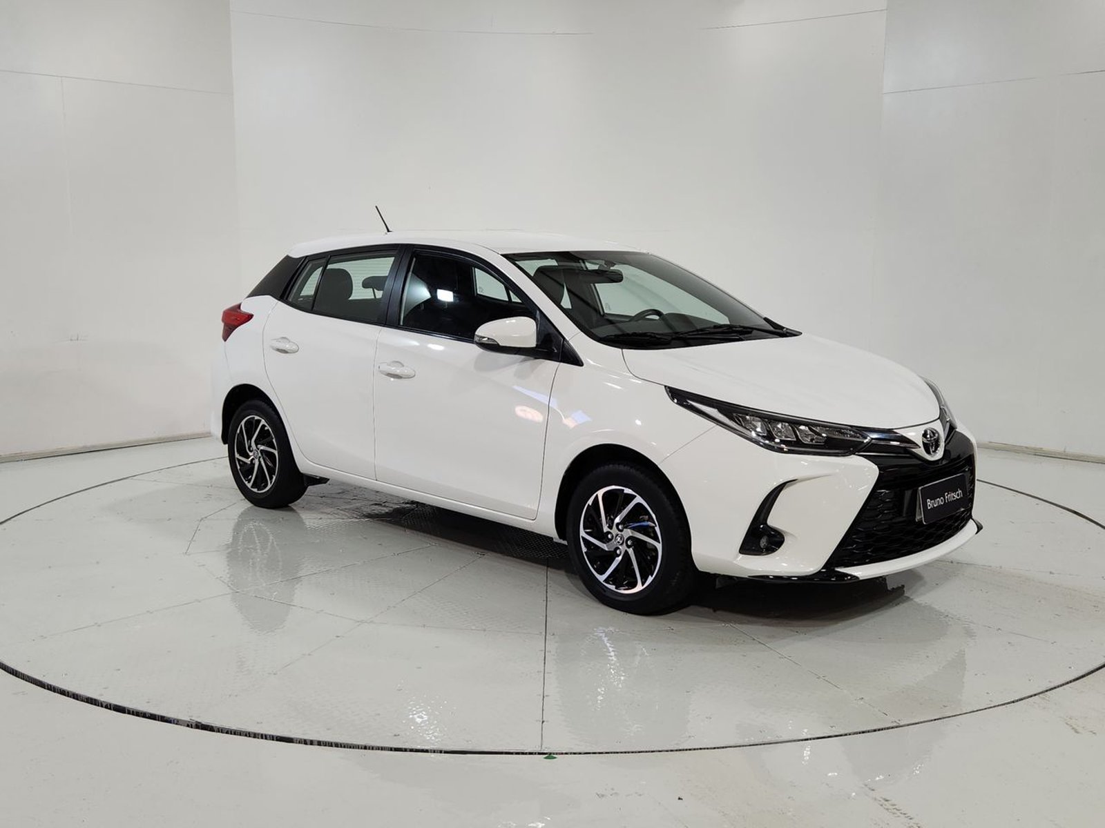 Toyota YARIS HB OTTO 1.5 2021 - Imagen 15 de 20