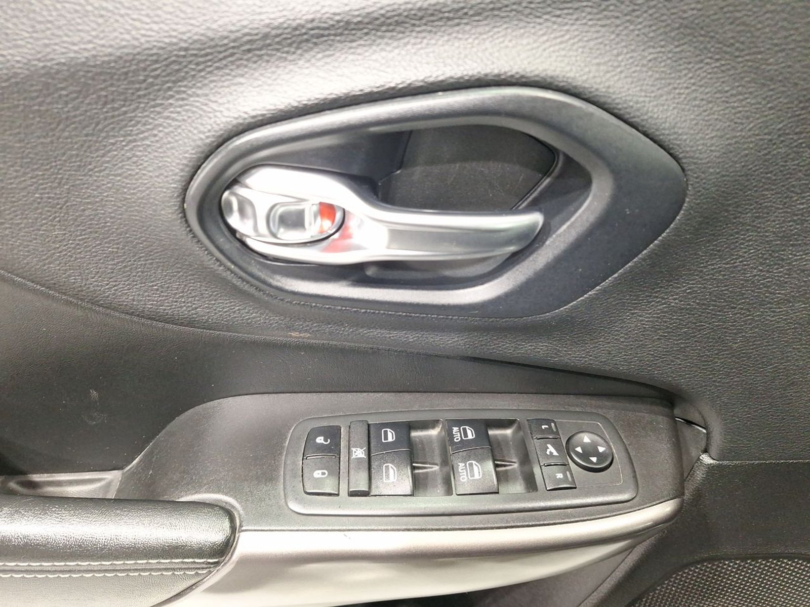 Jeep CHEROKEE NEW CHEROKEE LTD 4X4 3.2 AUT 2020 - Imagen 16 de 20