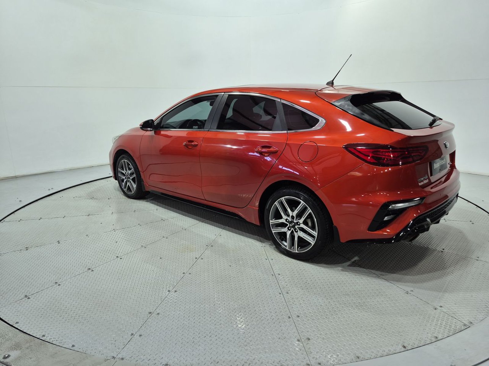Kia CERATO 5 BD TGDI HATCH BACK 1.6 2020 - Imagen 5 de 20