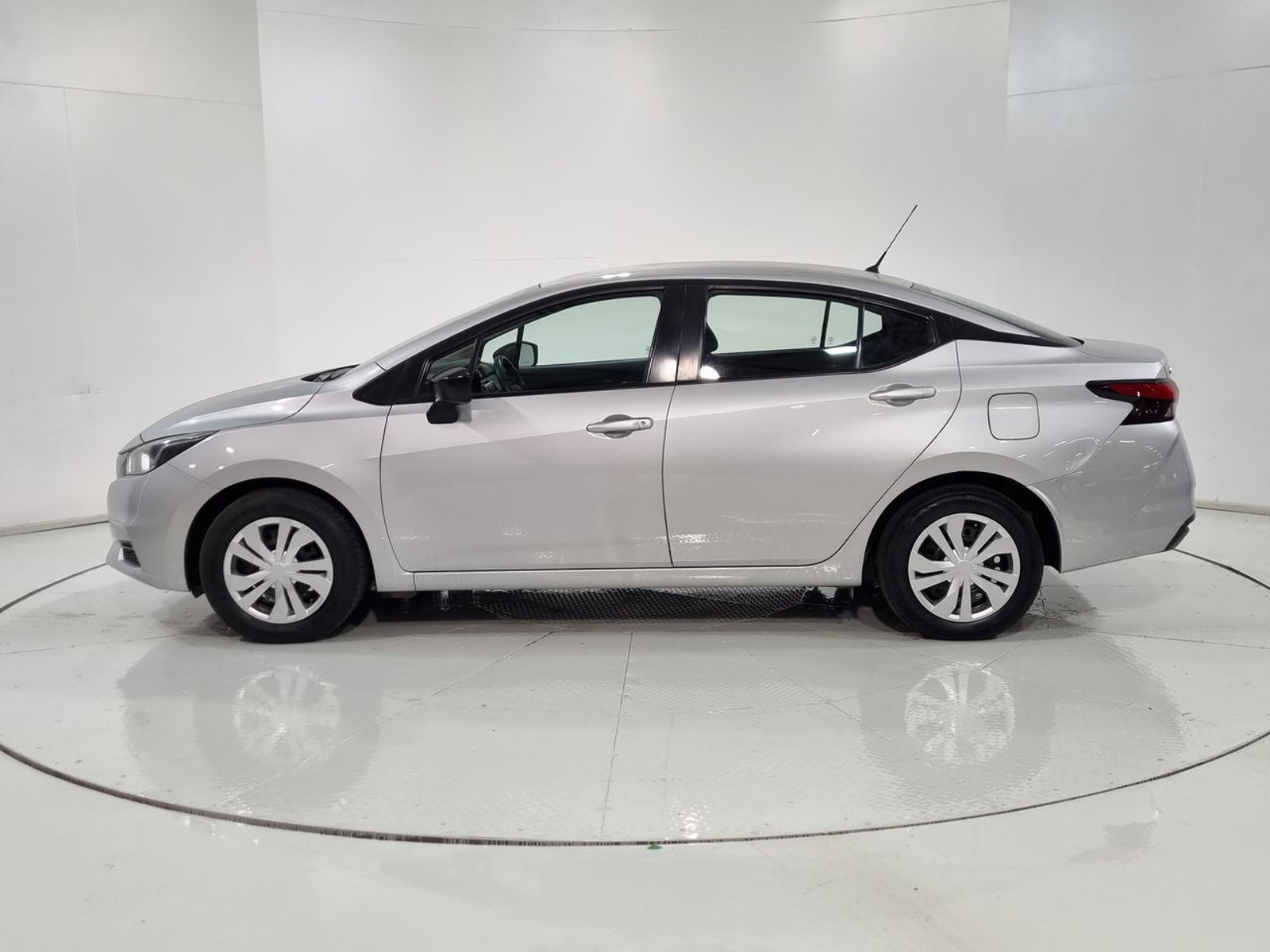 Nissan VERSA MT 1.6 2023 - Imagen 5 de 20