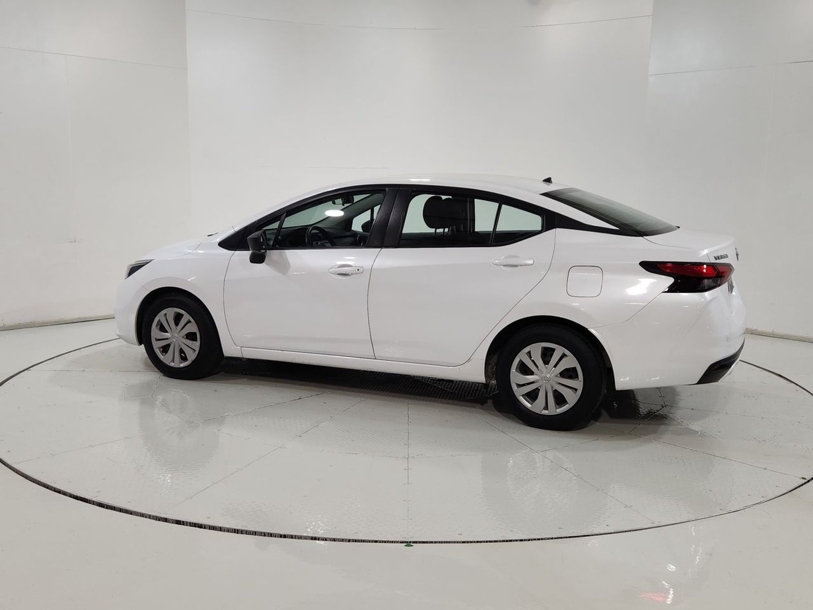 Nissan VERSA MT 1.6 2022 - Imagen 6 de 20