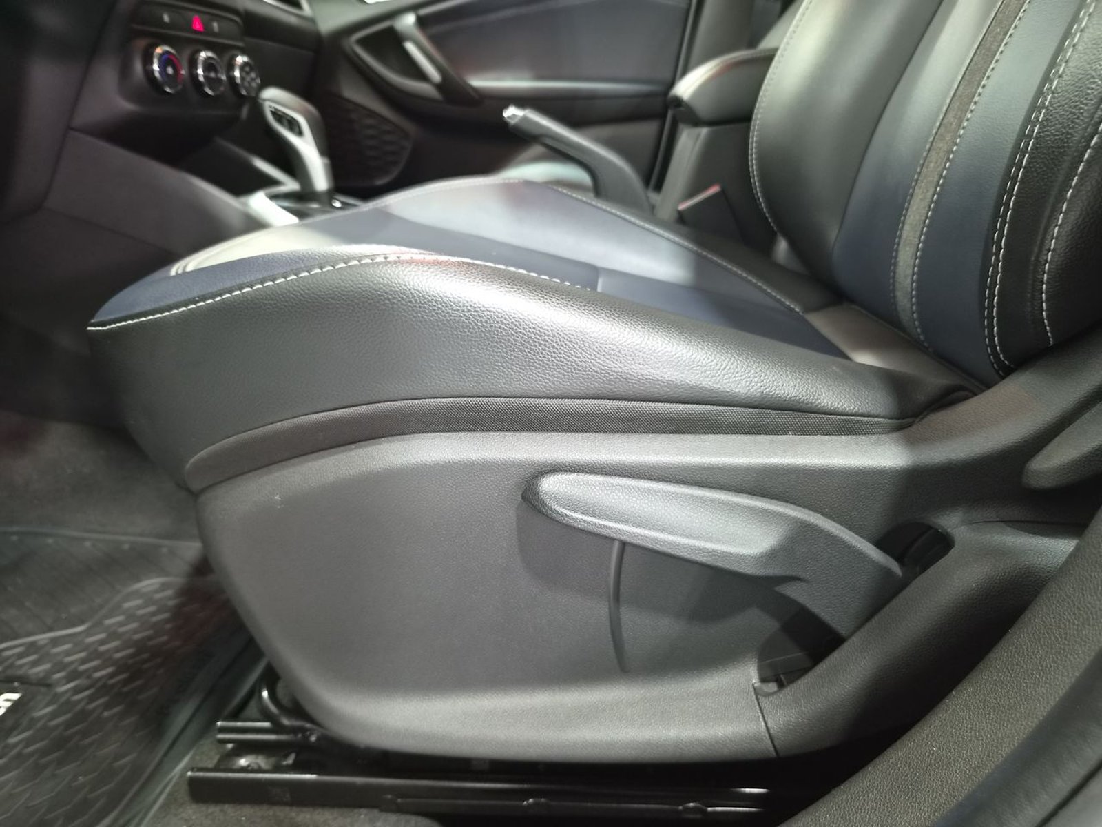 Chevrolet TRACKER 1.2T AUT 2023 - Imagen 17 de 20