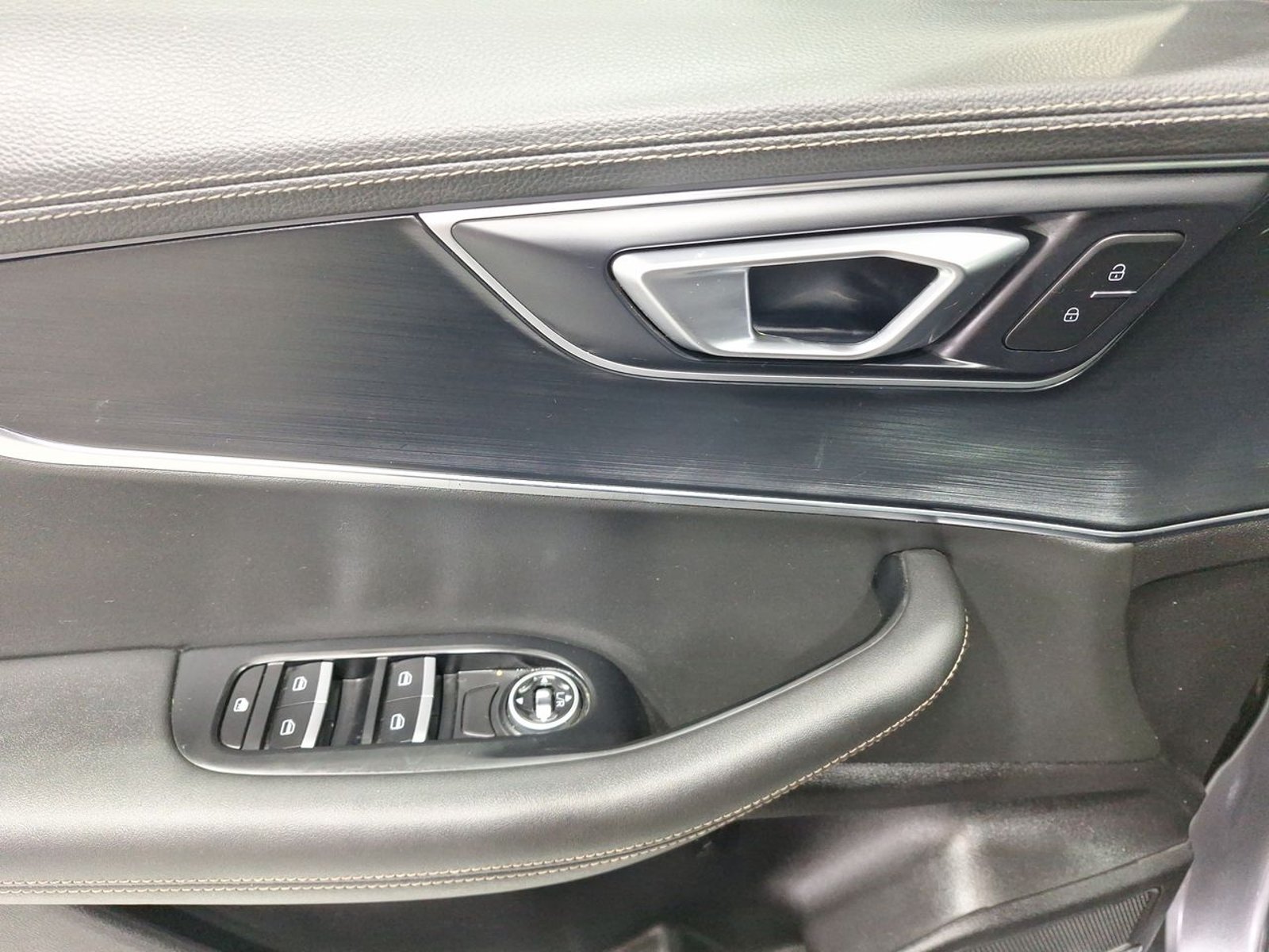 Chery TIGGO 8 1.5 2023 - Imagen 16 de 20