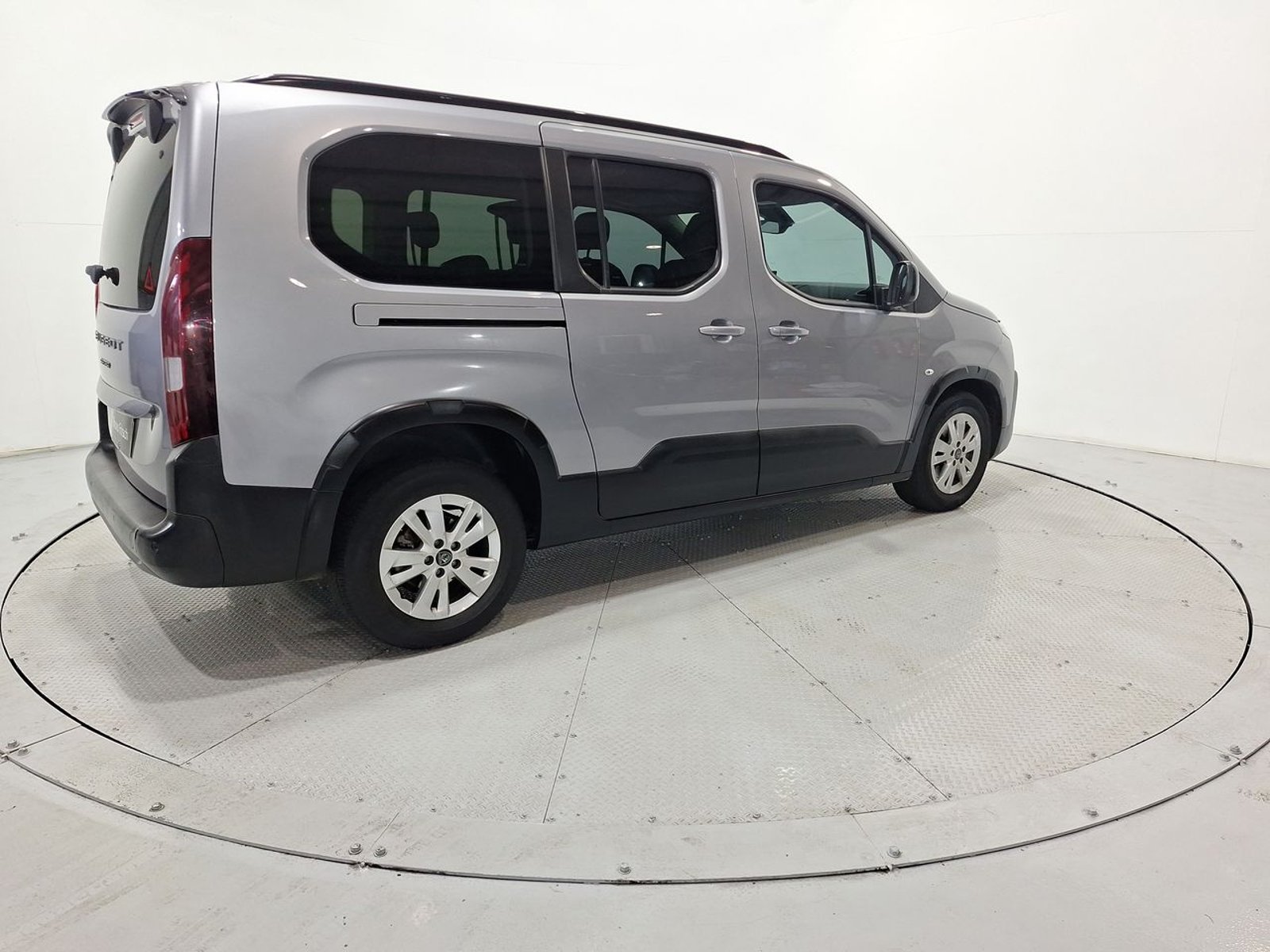 Peugeot RIFTER MCA ALLURE BLUEHDI 130 EAT8 2025 - Imagen 9 de 20