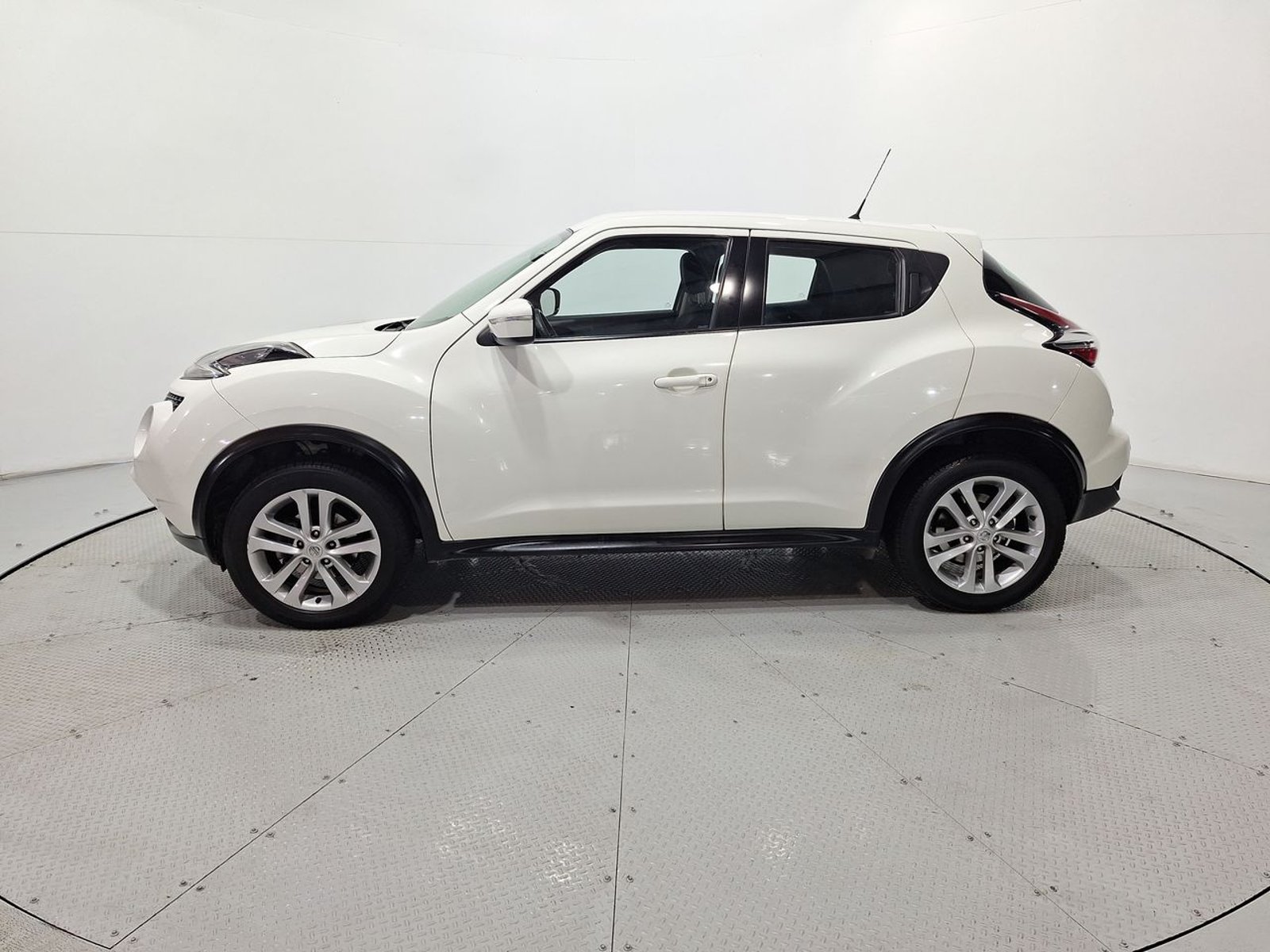 Nissan JUKE SENSE 1.6 AUT 2017 - Imagen 4 de 20