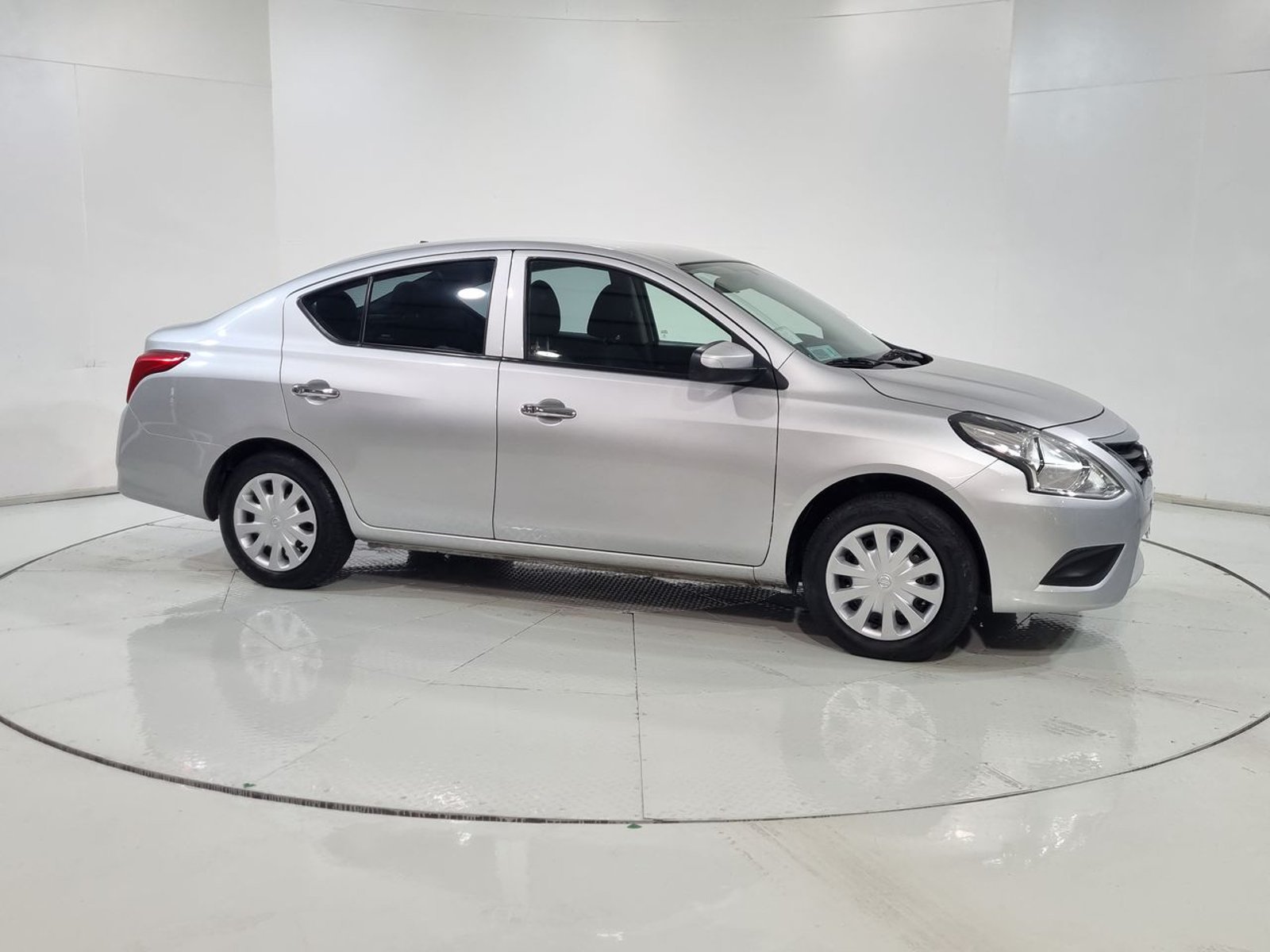 Nissan VERSA SEDAN 1.6 2019 - Imagen 14 de 20